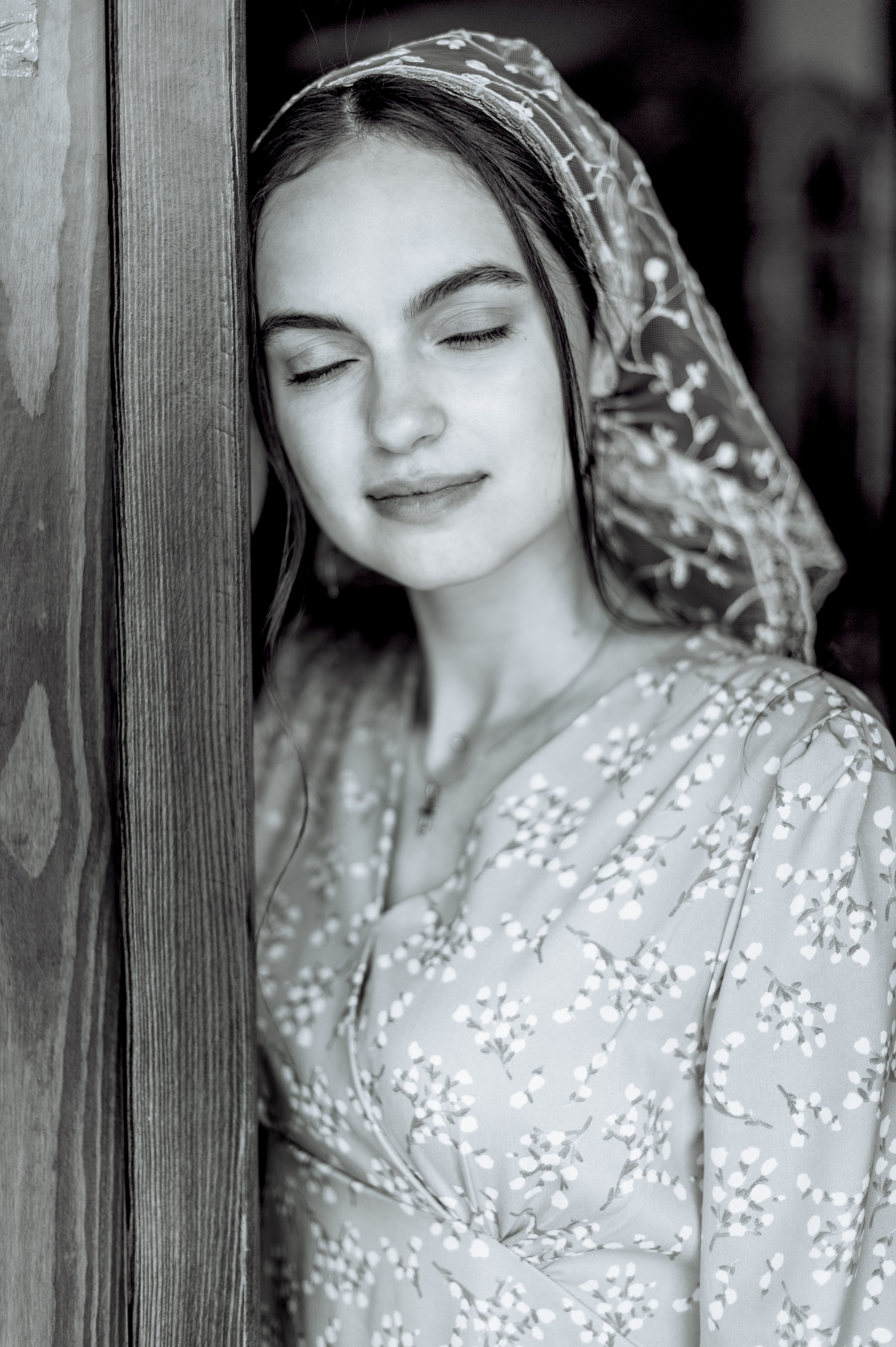 Виктория в храме. Дмитрий Черяник свадебный и семейный фотограф