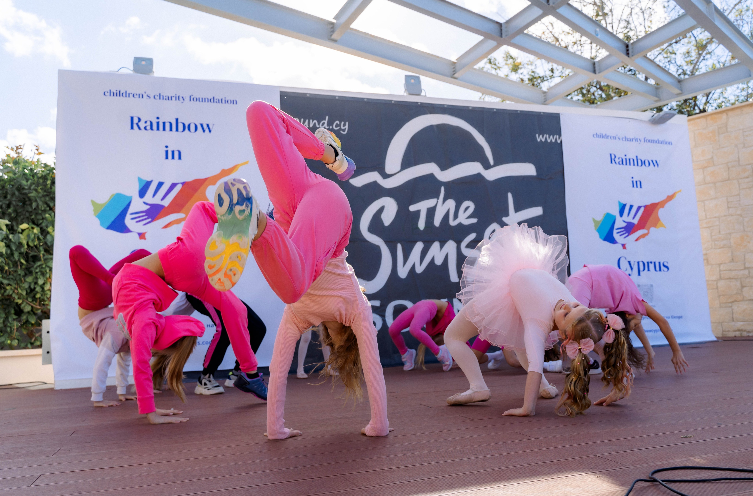 Новогодняя ярмарка от БФ «Радуга на Кипре». Свадебный и семейный фотограф Ирина Чернова