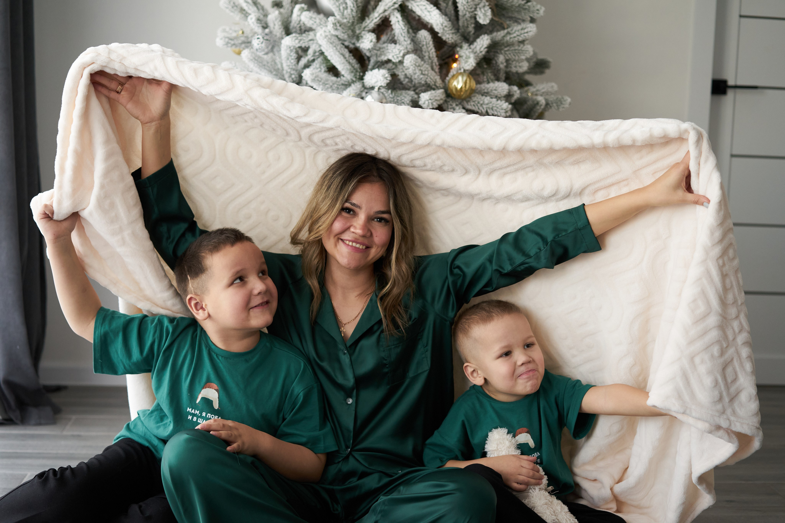 Семейная фотосессия дома. Фотограф Екатеринбург Кокшарова Александра