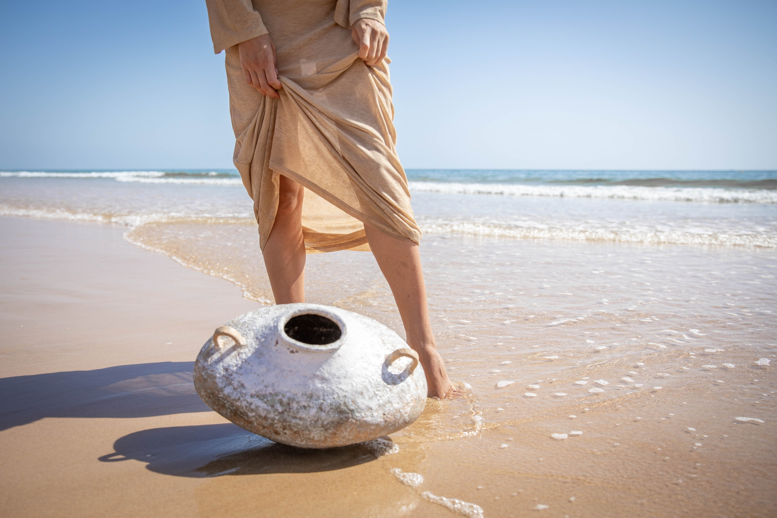 VAVA × Oksana Lomnova — A Creative Collaboration by the Ocean. Professional Photographer in Portugal. Oksana Lomnova