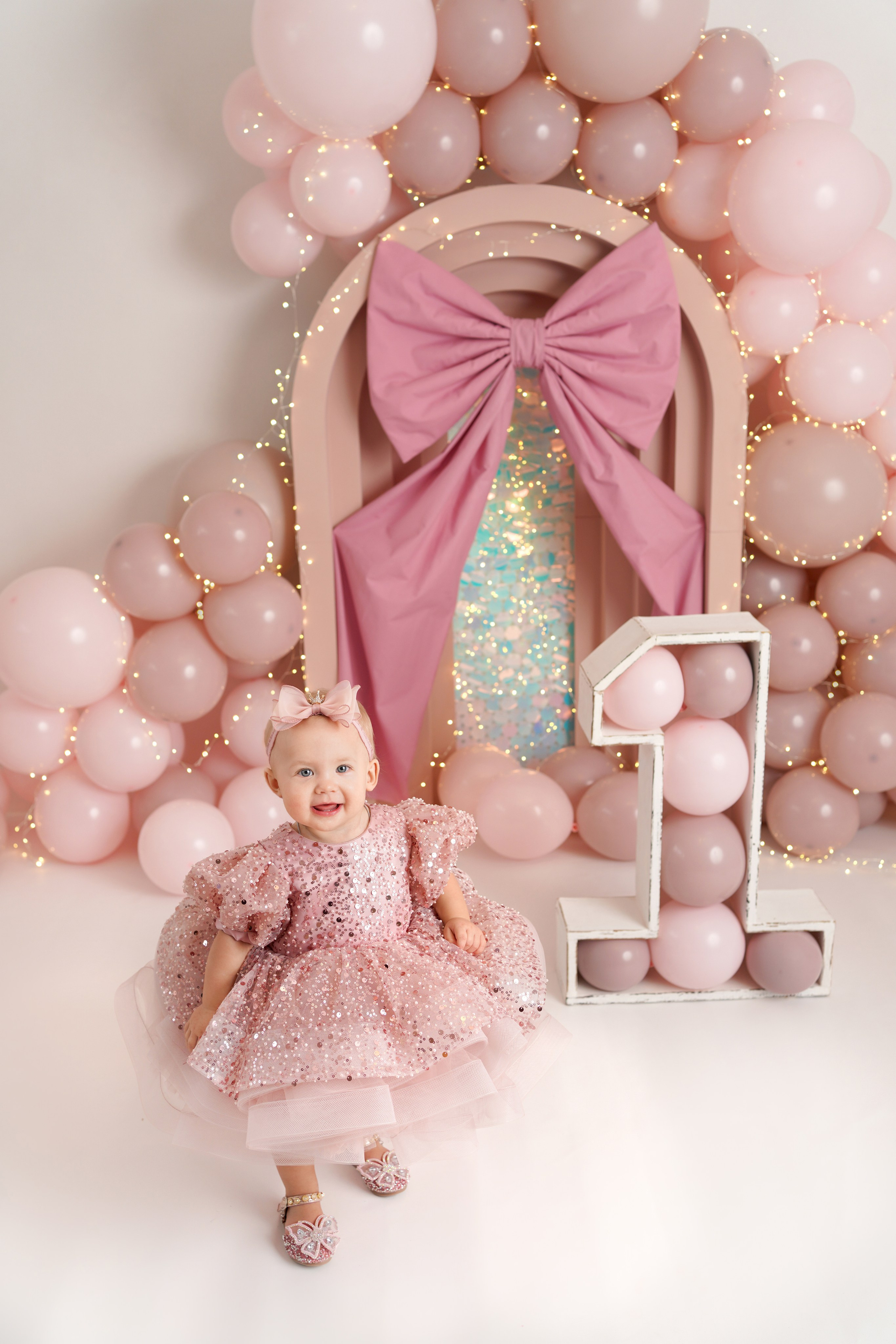 Детская фотосессия Первый год для девочек. Детский фотограф и фотограф новорожденных в Калининград Оксана Иваний