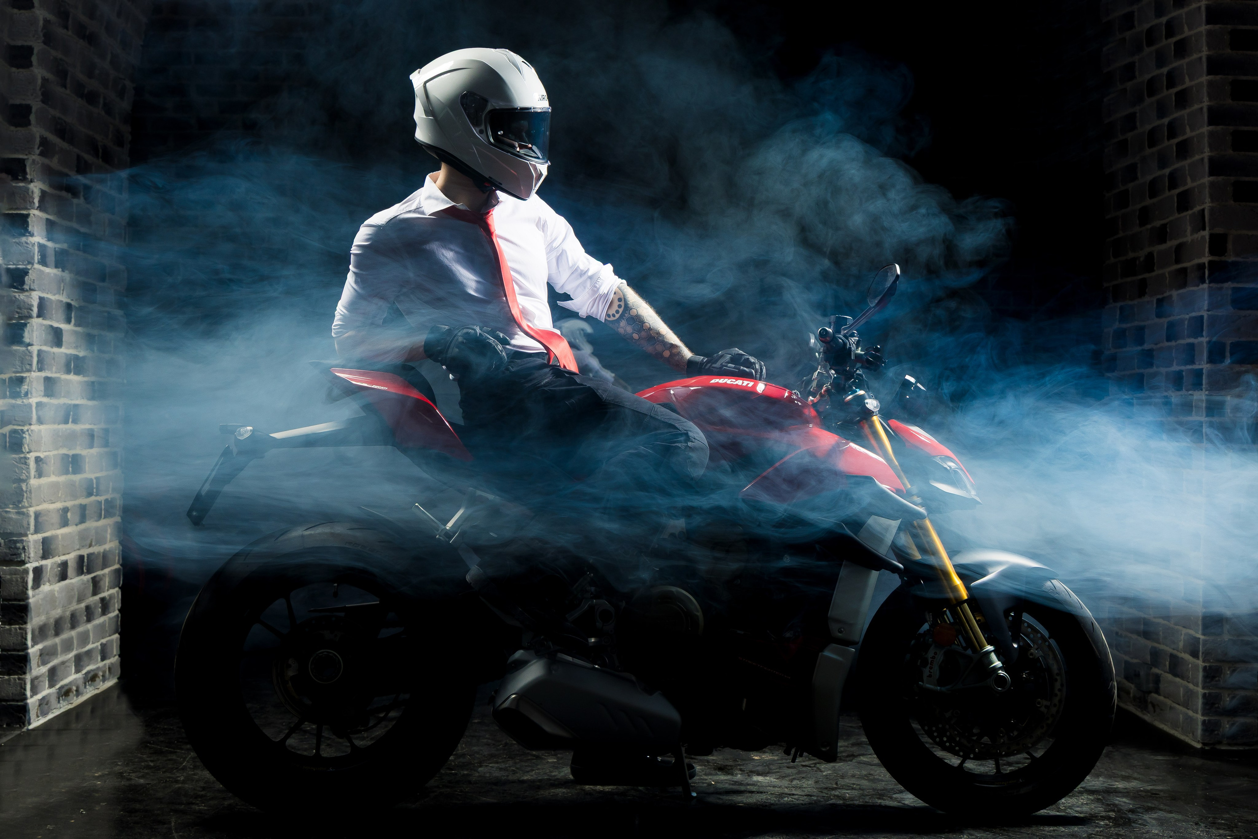 LANKARRA мотоблоггер. Photomantis