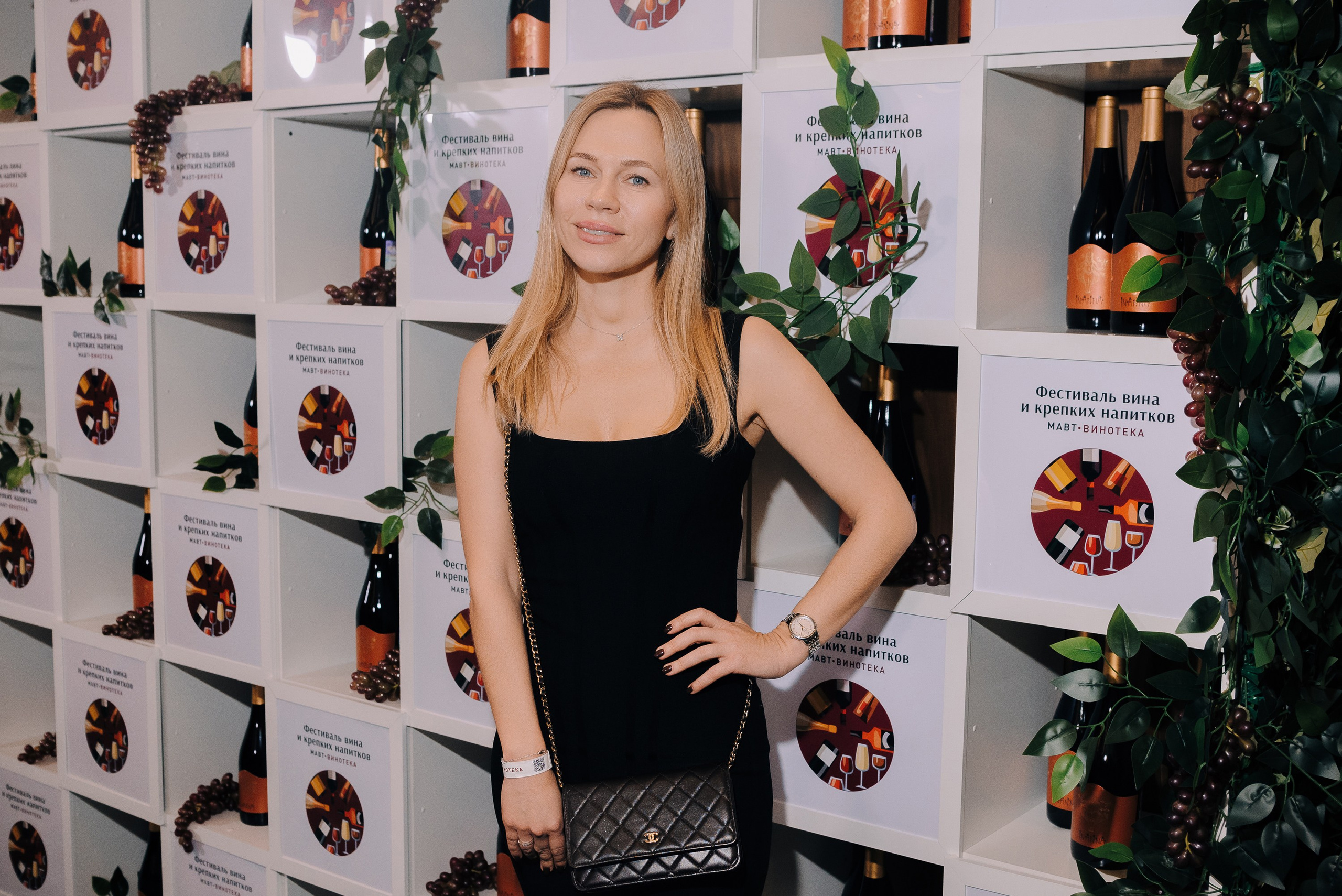 ФЕСТИВАЛЬ ВИНА И КРЕПКИХ НАПИТКОВ МАВТ-ВИНОТЕКА. Репортажный фотограф Зуев Роман г. Челябинск