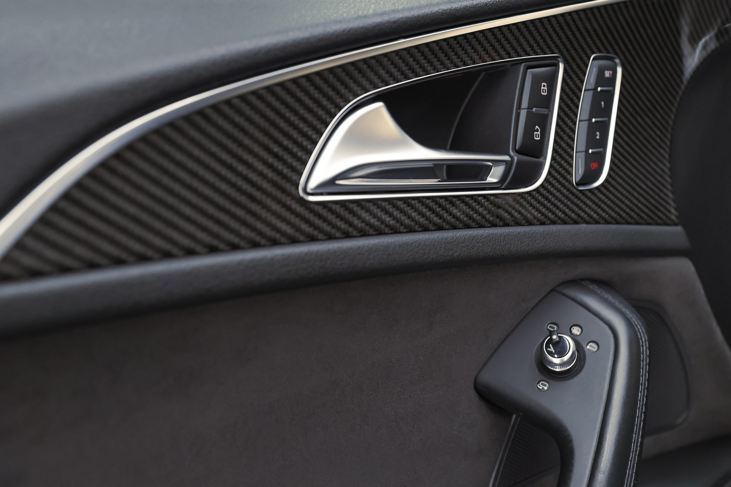 2017 AUDI RS6. Mixturecaptures