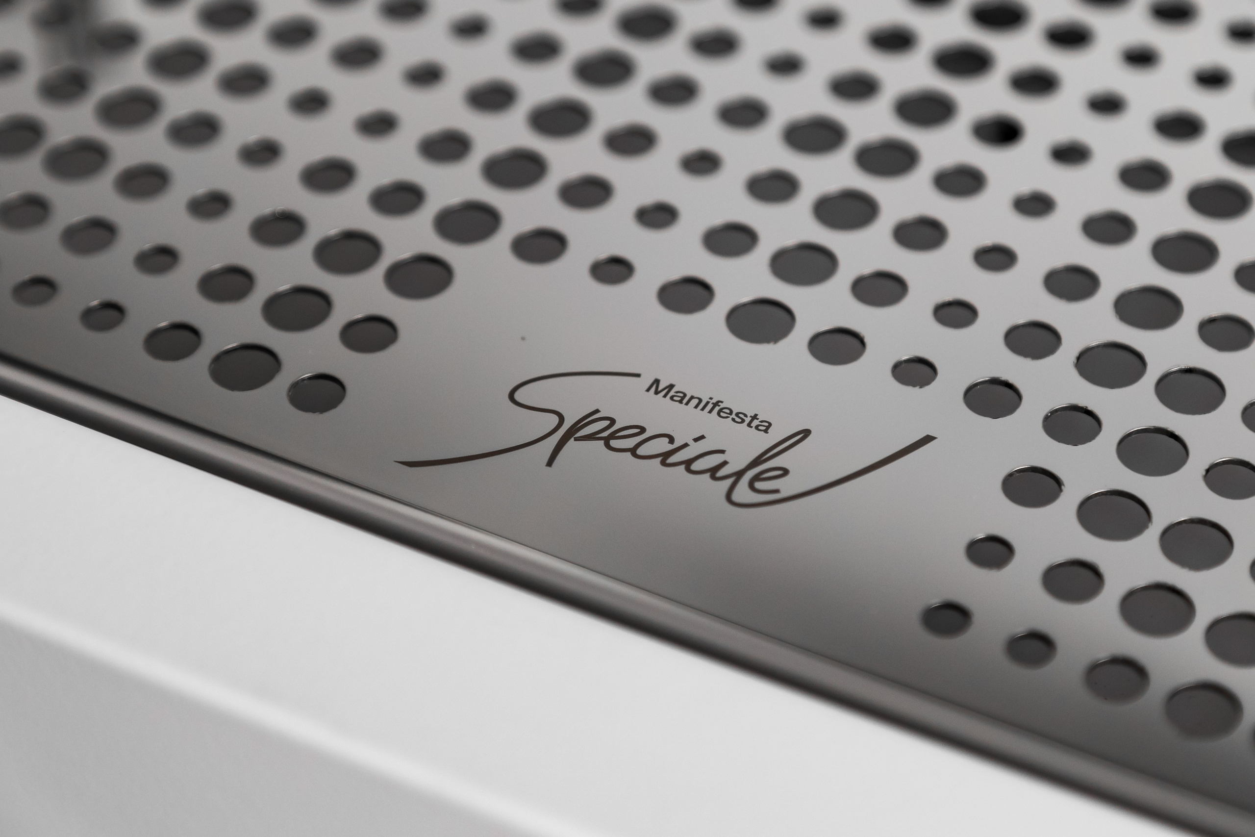 MANIFESTA SPECIALE FOR MARKETPLACE. Mixturecaptures