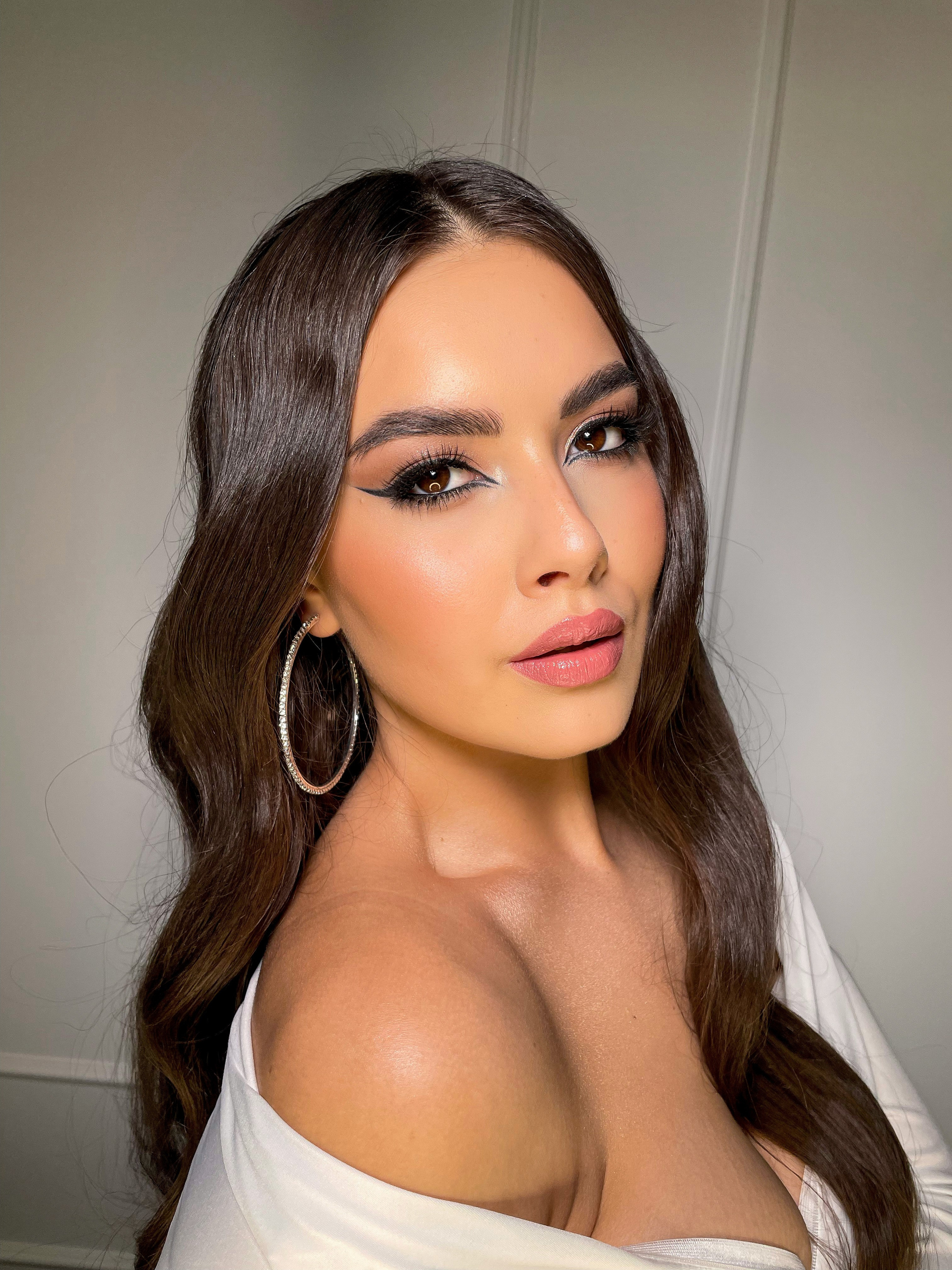 Вечерние образы. Свадебный визажист и стилист по прическам в Москве