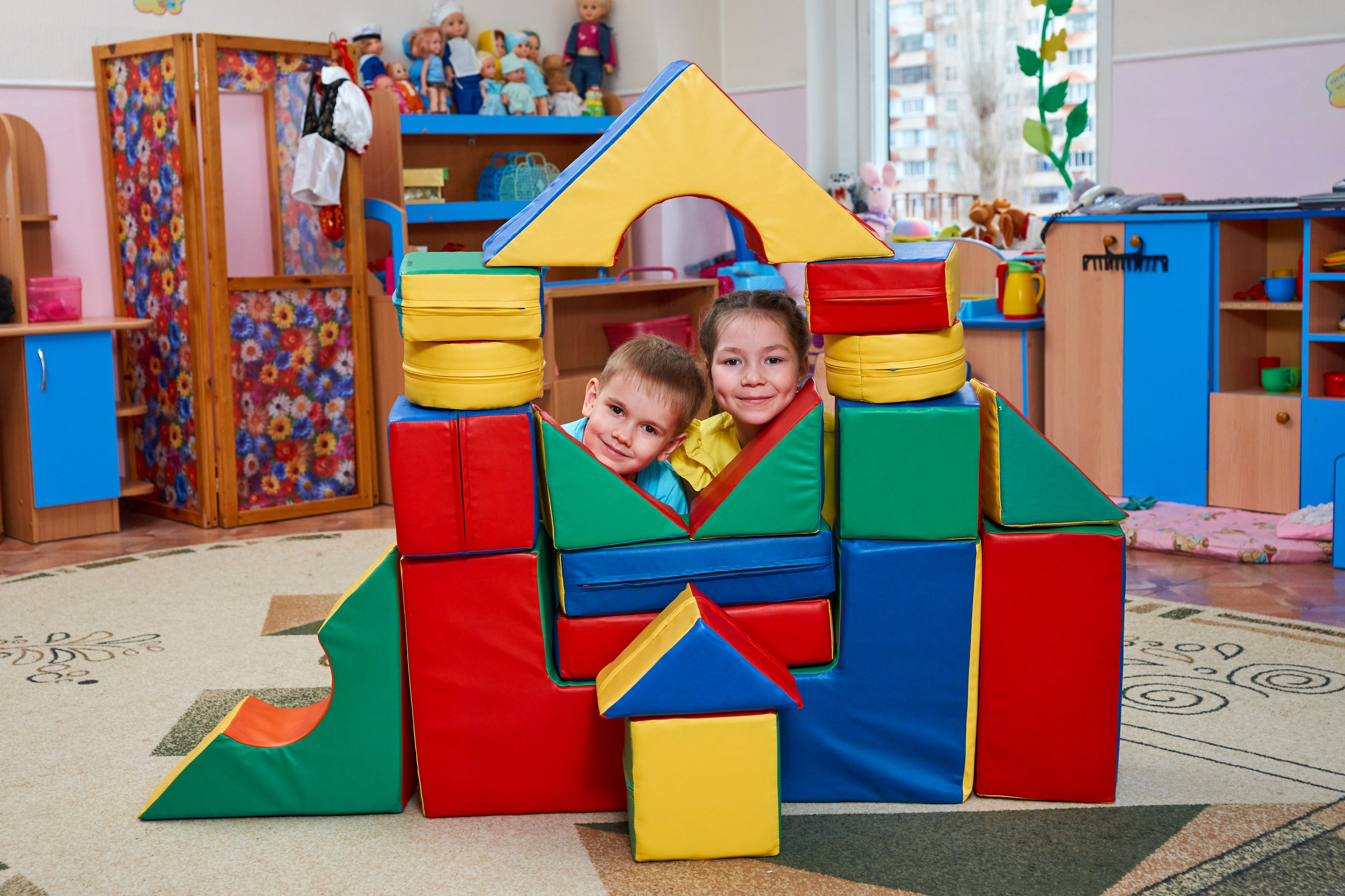 Игры и занятия в группе. Childrenfoto.ru