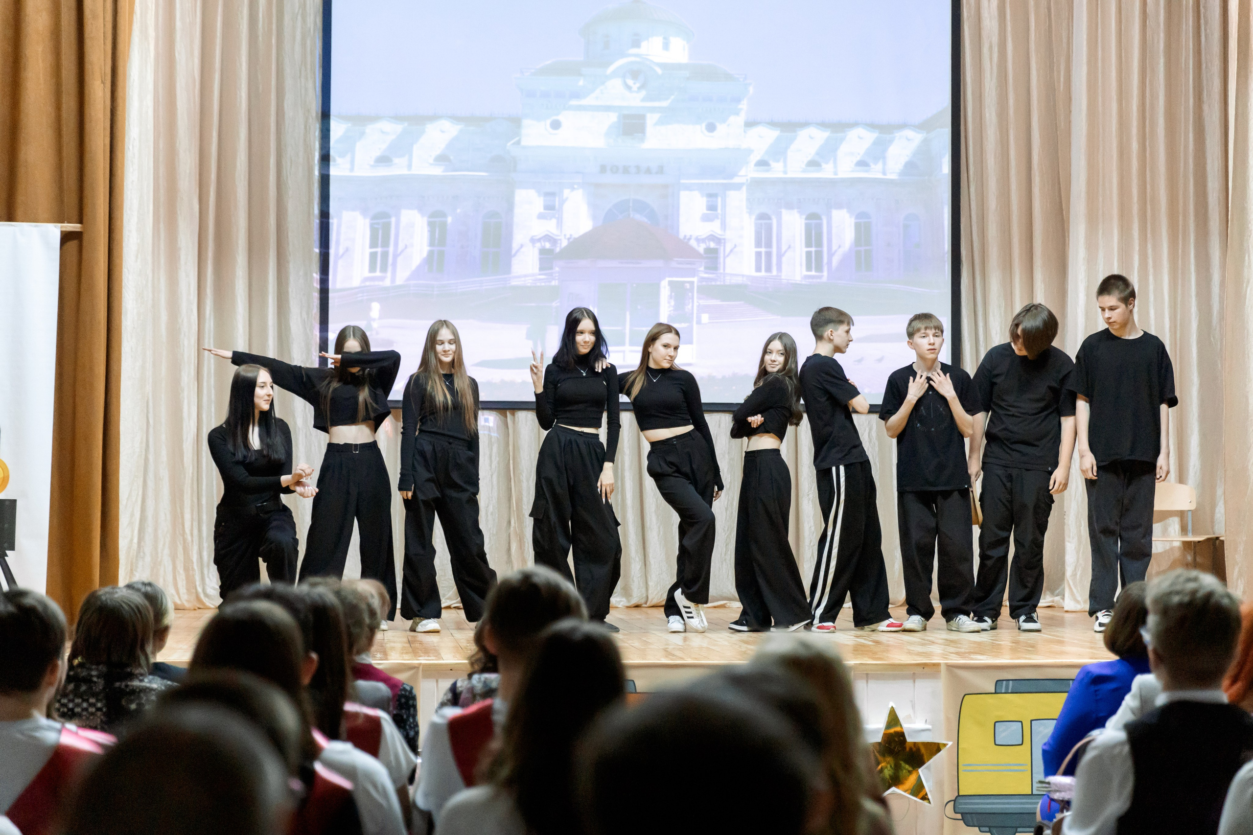 Выпускной шк 88 9-е кл. 24.05.2024. Свадебный и Семейный фотограф г. Ижевск Гульназ Солдатова. Гульназ фото