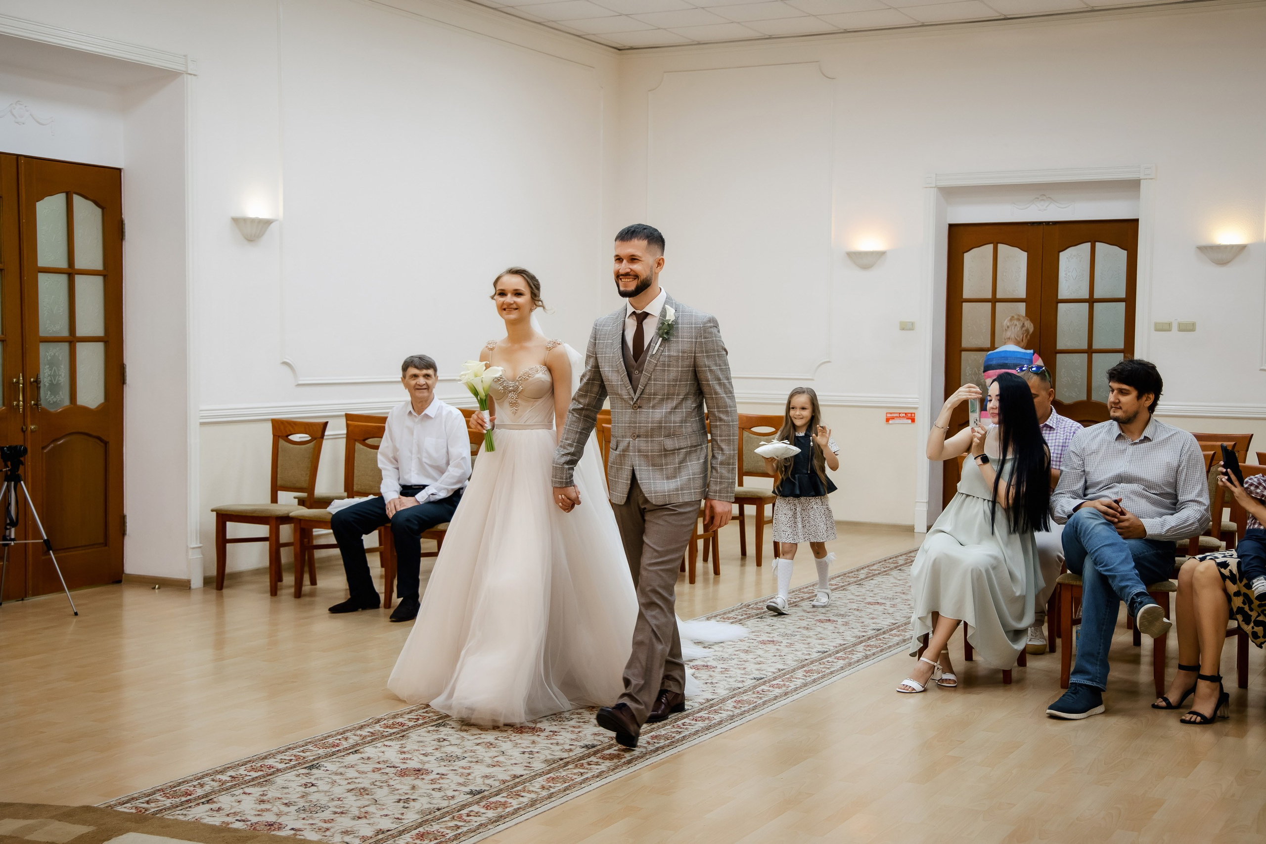 Степан и Ульяна. Утро. Загс. Прогулка. Дождь и солнце. Свадебный фотограф в Хабаровске