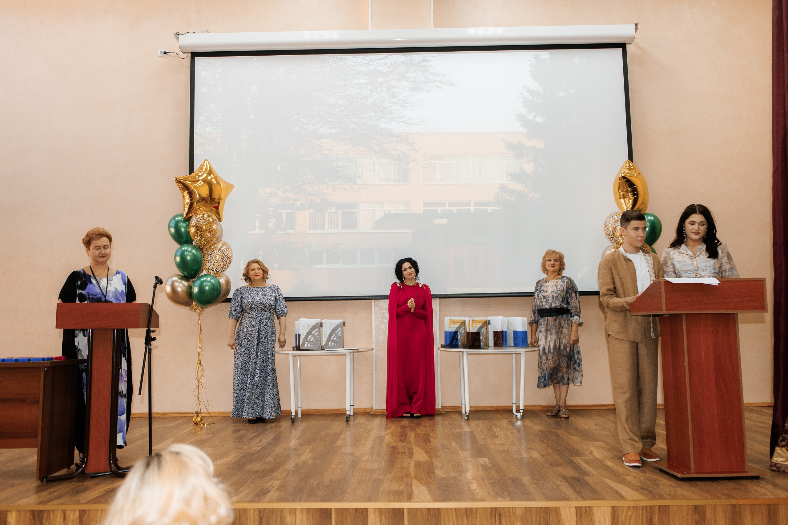 Выпускной Гимназия 12 2024 г. Свадебный и портретный Фотограф в Липецке Дмитрий Котюков
