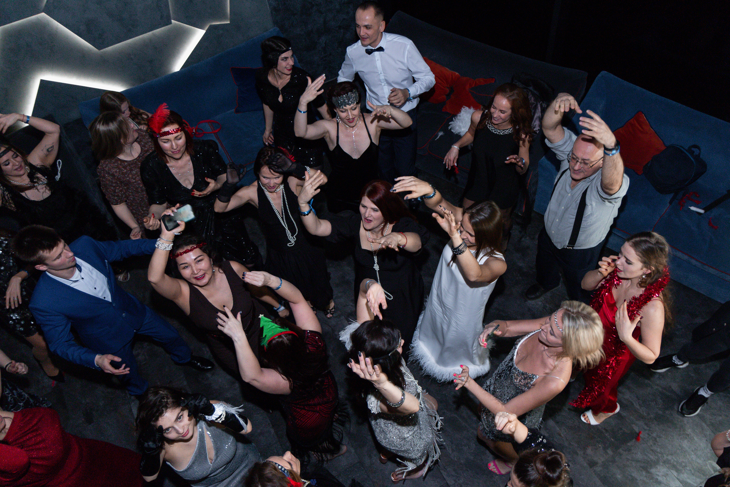 Новогодний корпоратив в стиле Гэтсби. Репортажный и портретный фотограф в Москве Саханцева Анна