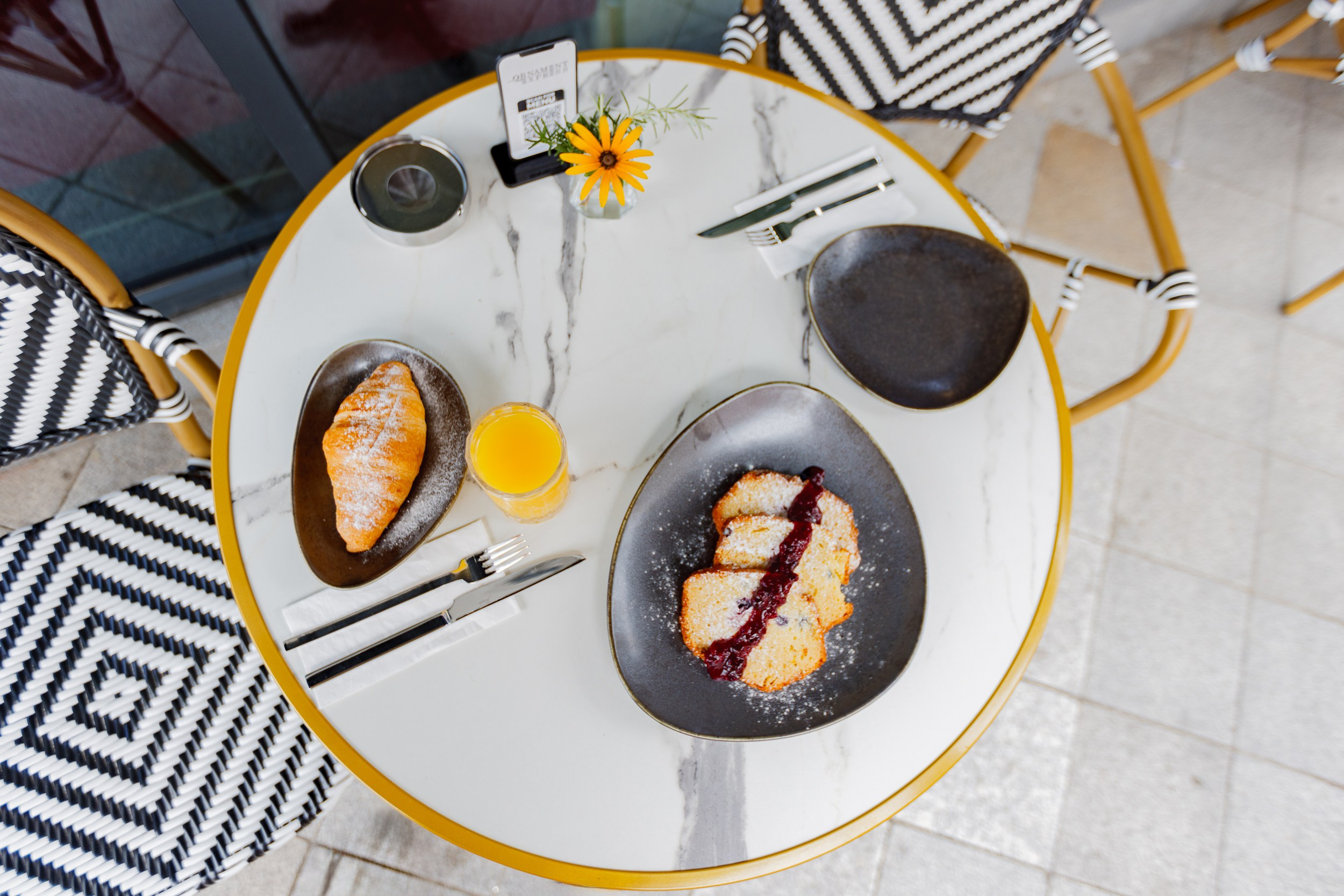 HOTEL PIAZZA EPIGRAPH (BATUMI). Режиссёр, клипмейкер, фотограф — Андрей Охота