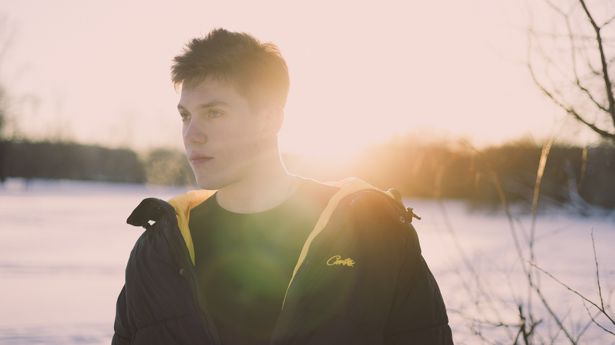 Михаил. Фотограф Julia Milton | Портреты, съемки для маркетплейсов, лавстори, съёмка беременности в Санкт-Петербурге. Обучение фотографии в Спб очно