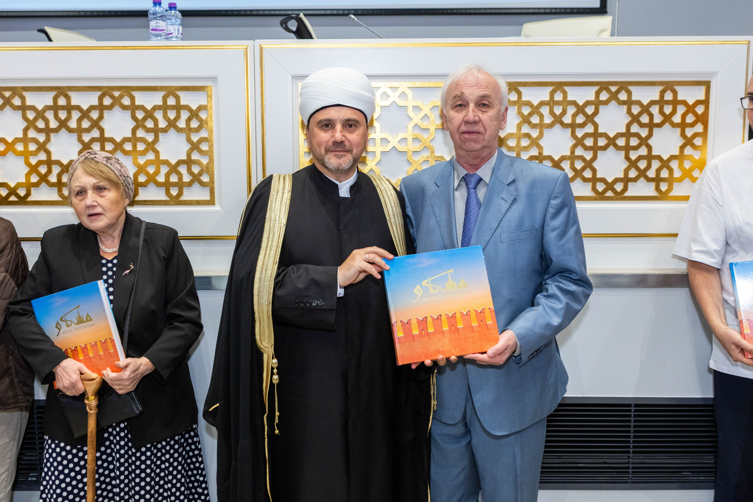 Репортаж с презентации книги — «Москва: город вязевый». Рекламный, предметный, репортажный, семейный фотограф и художник в Москве