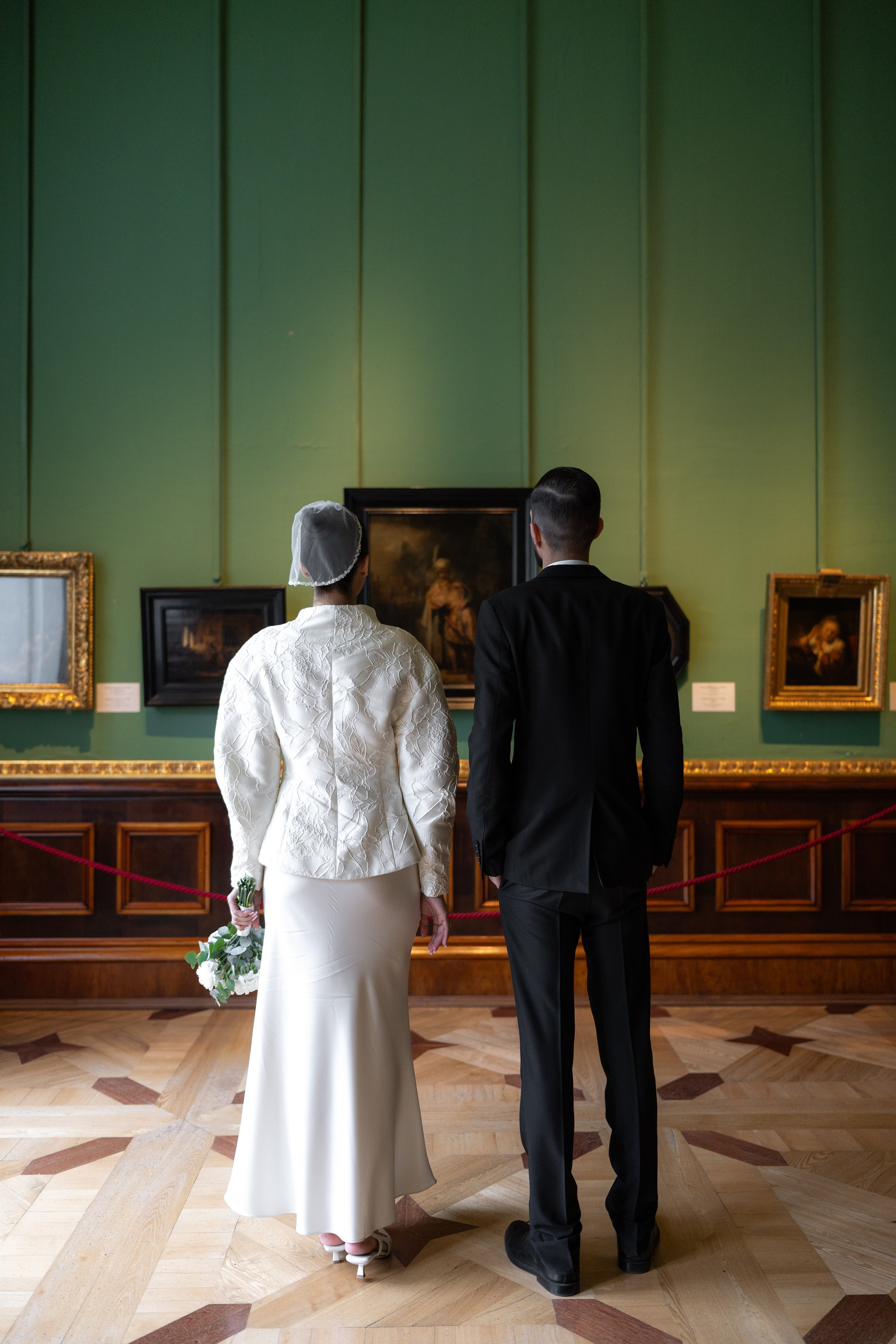 Свадебная фотосессия в Апреле в Петербурге. Свадебный фотограф Александр Невский в Санкт-Петербурге