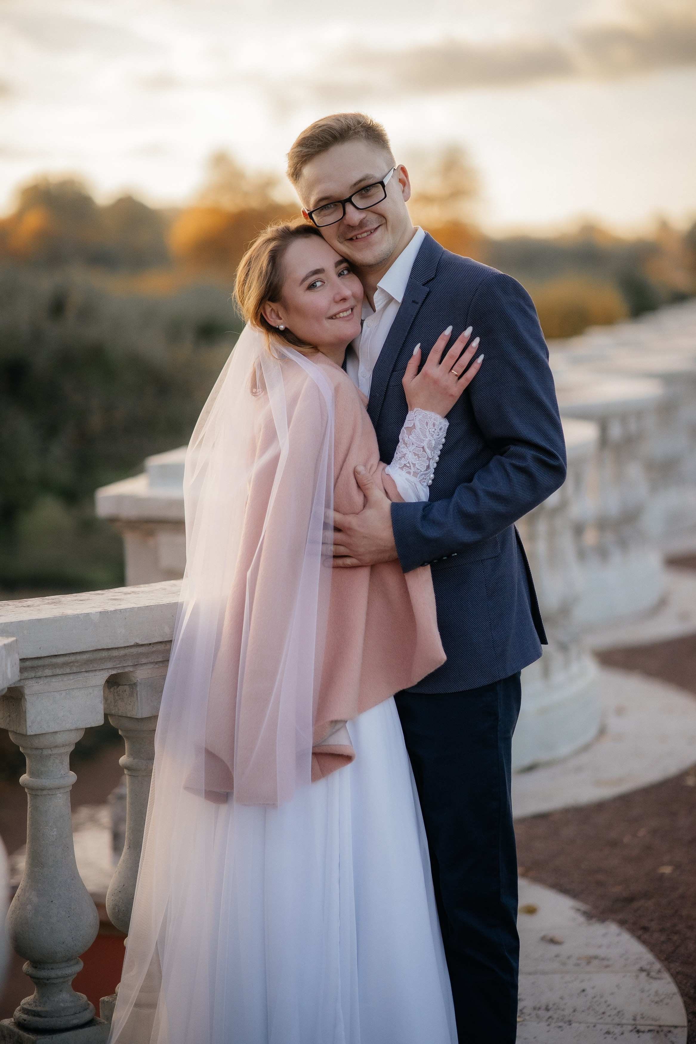 Красивые места для свадебной фотосессии летом в Санкт-Петербурге. Свадебный фотограф Александр Невский в Санкт-Петербурге