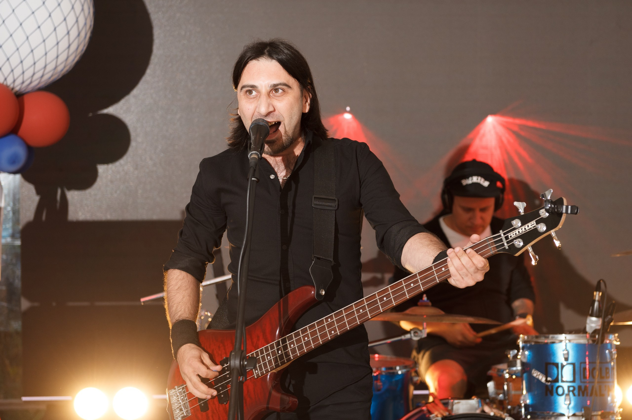 Морская вечеринка в честь Дня Рождения компании. Корпоратив в морской тематике с элементами тимбилдинга для коллектива команды IT компании. Кавер группа Коты. Организатор корпоратива агентство ПИОН +79037387515