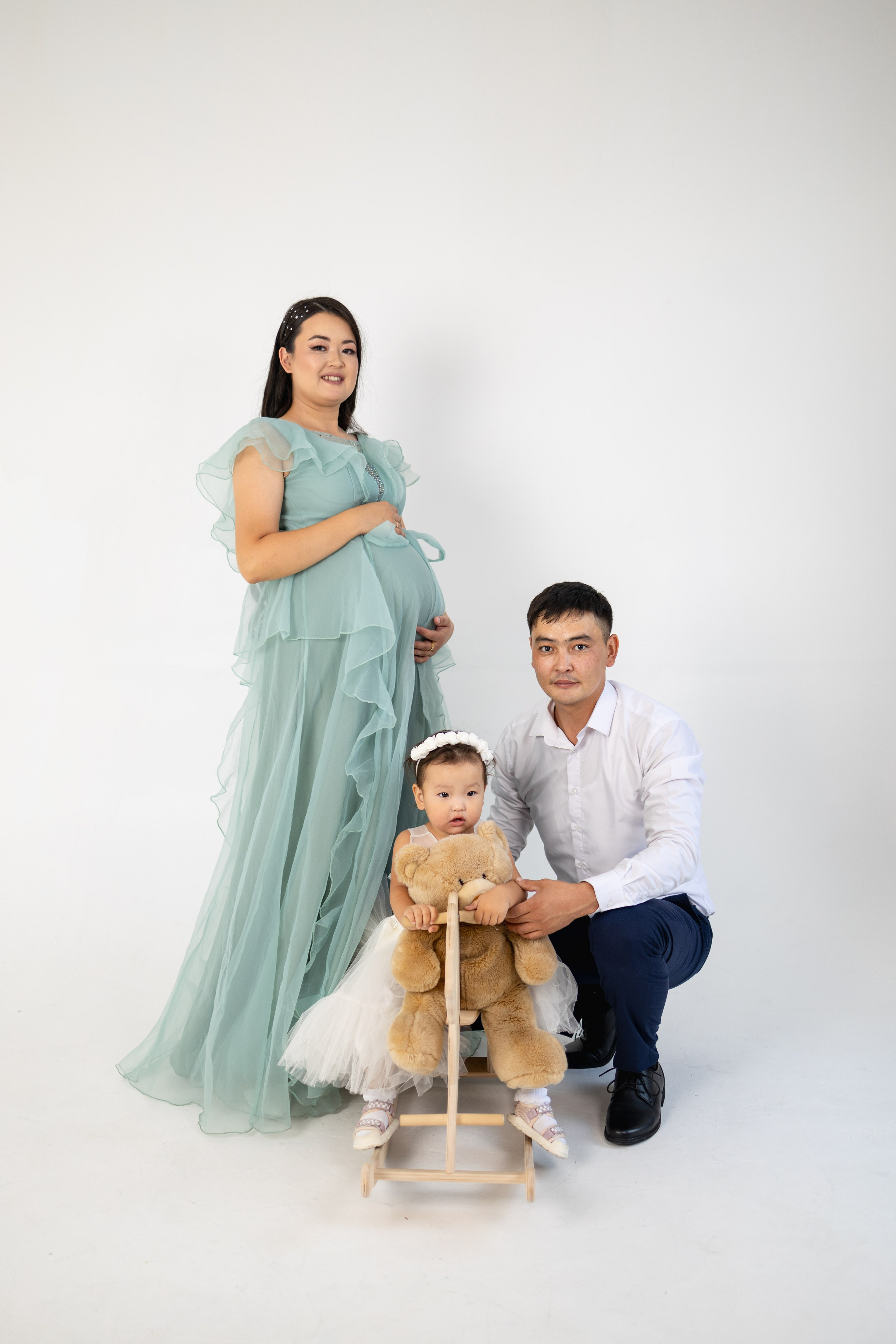 Циклорама. Женские, десткие, мужские, семейные портреты в Казахстане