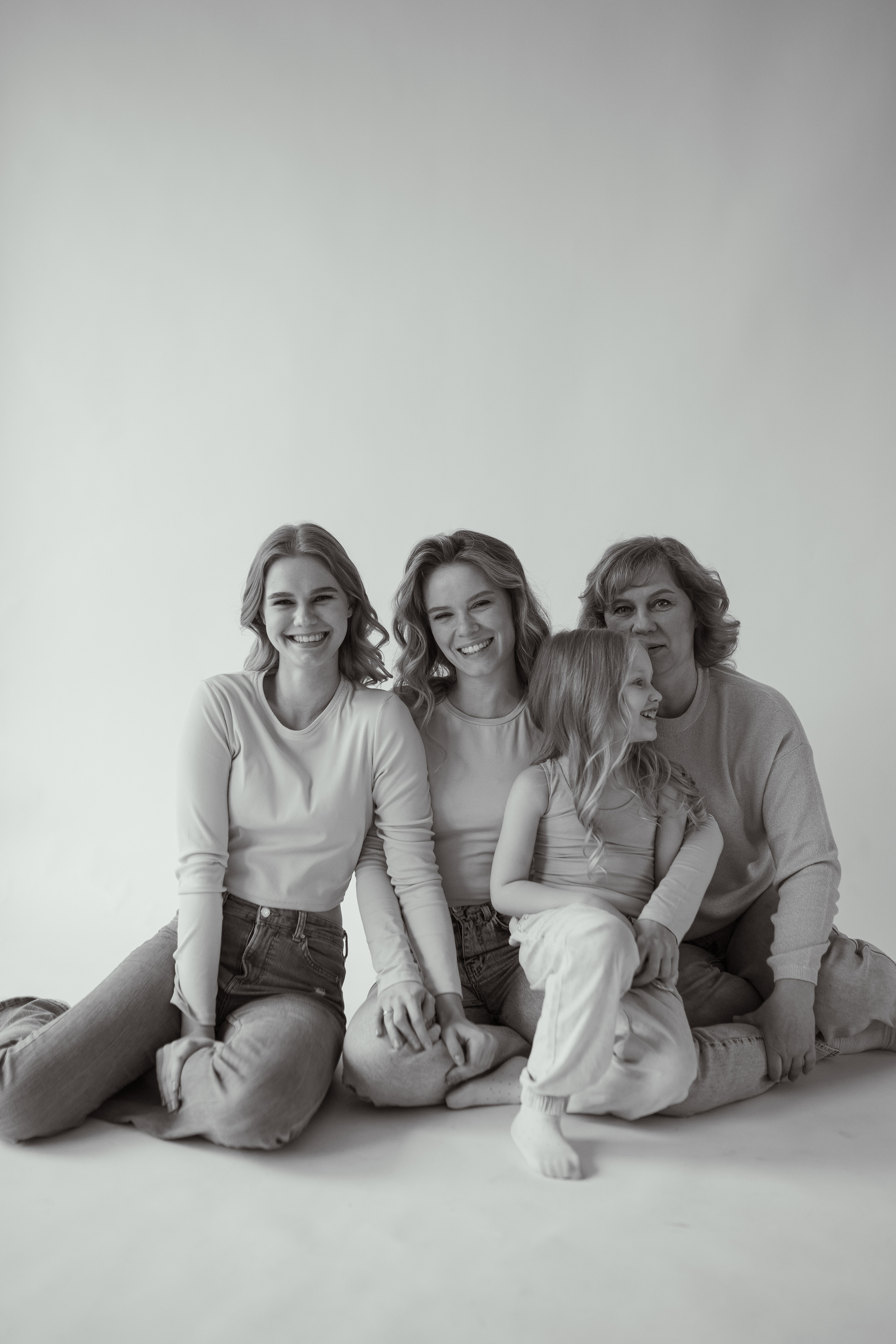 Студийная. Свадебные семейные индивидуальные фотоистории