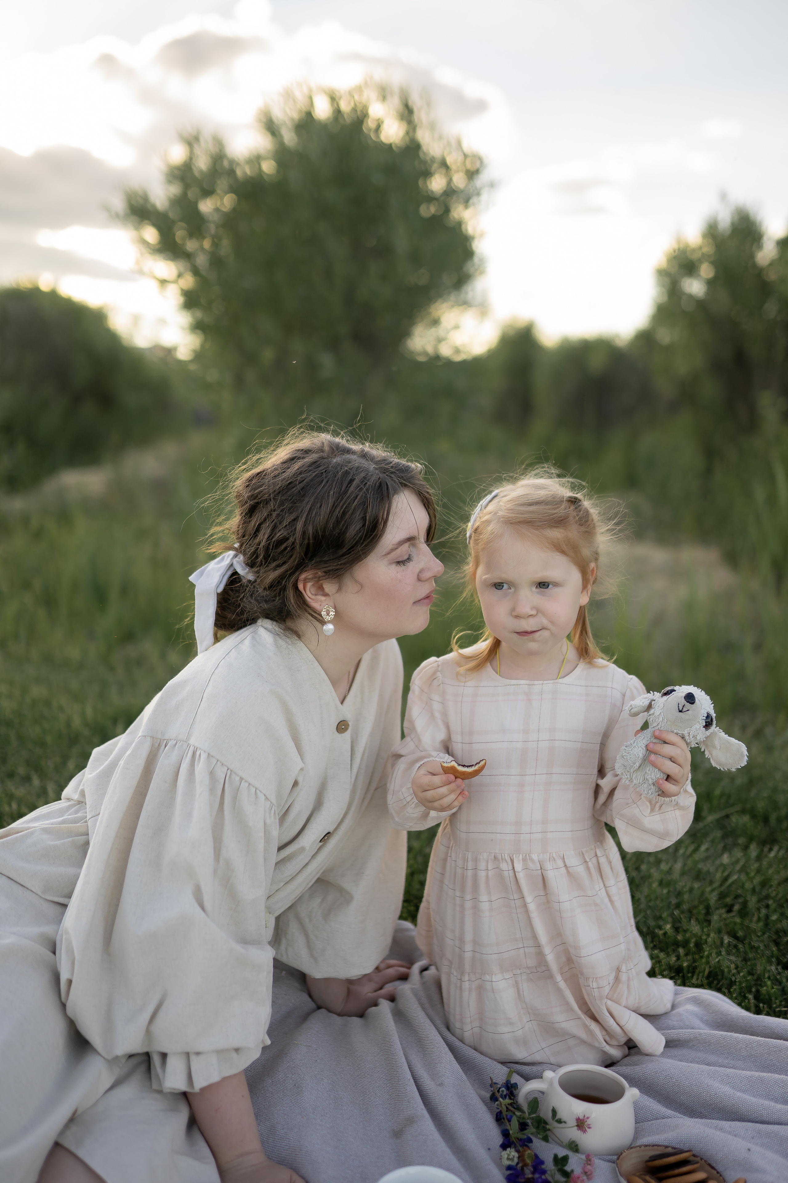 Летний вечер на набережной. Свадебные семейные индивидуальные фотоистории