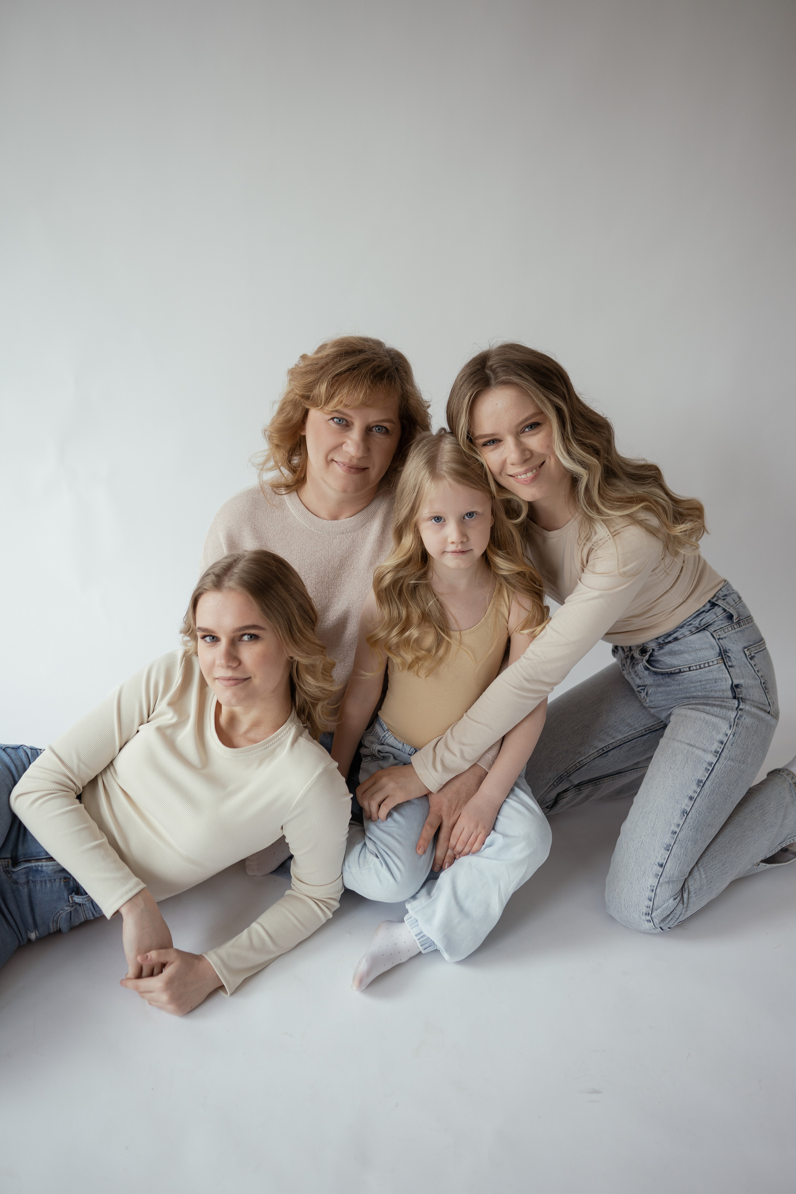 Студийная. Свадебные семейные индивидуальные фотоистории