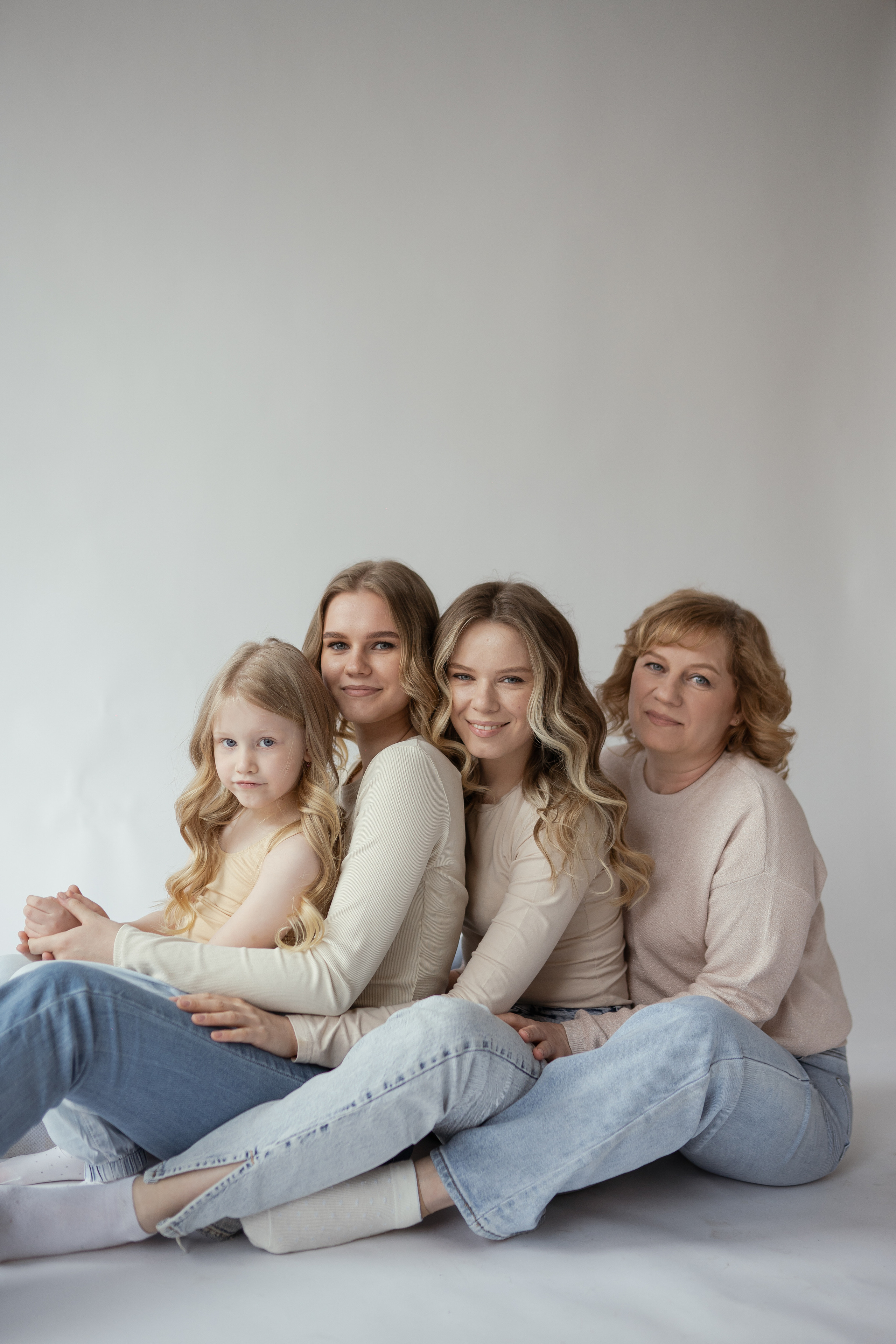 Студийная. Свадебные семейные индивидуальные фотоистории