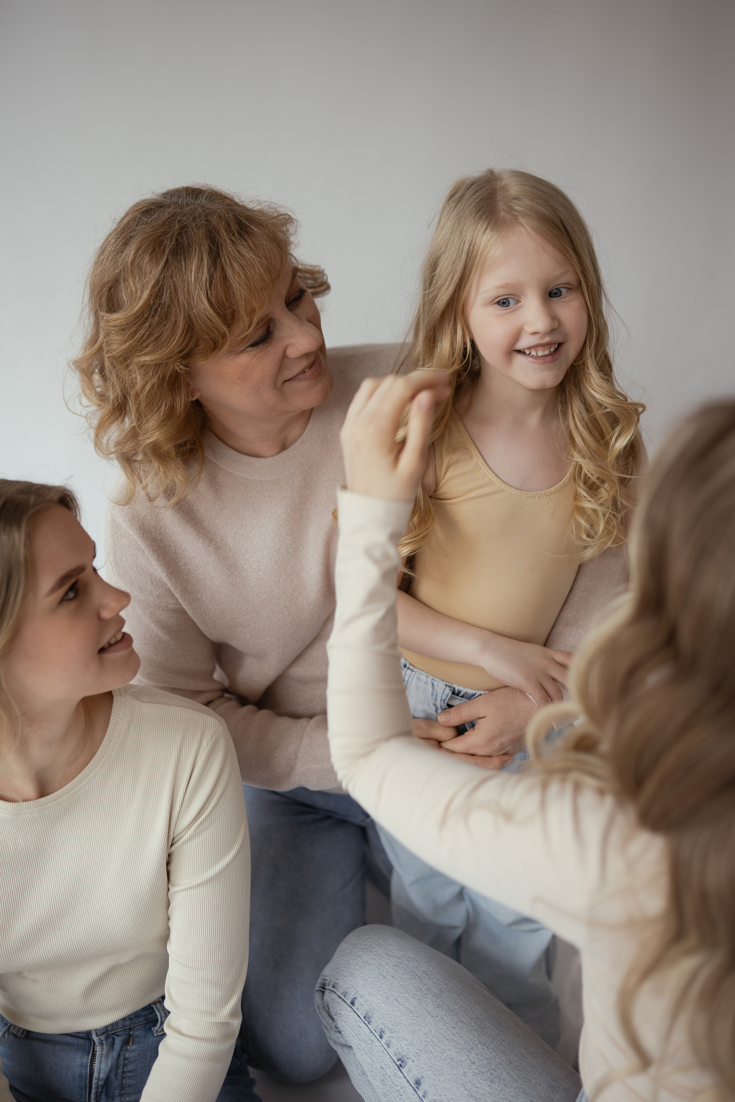 Студийная. Свадебные семейные индивидуальные фотоистории