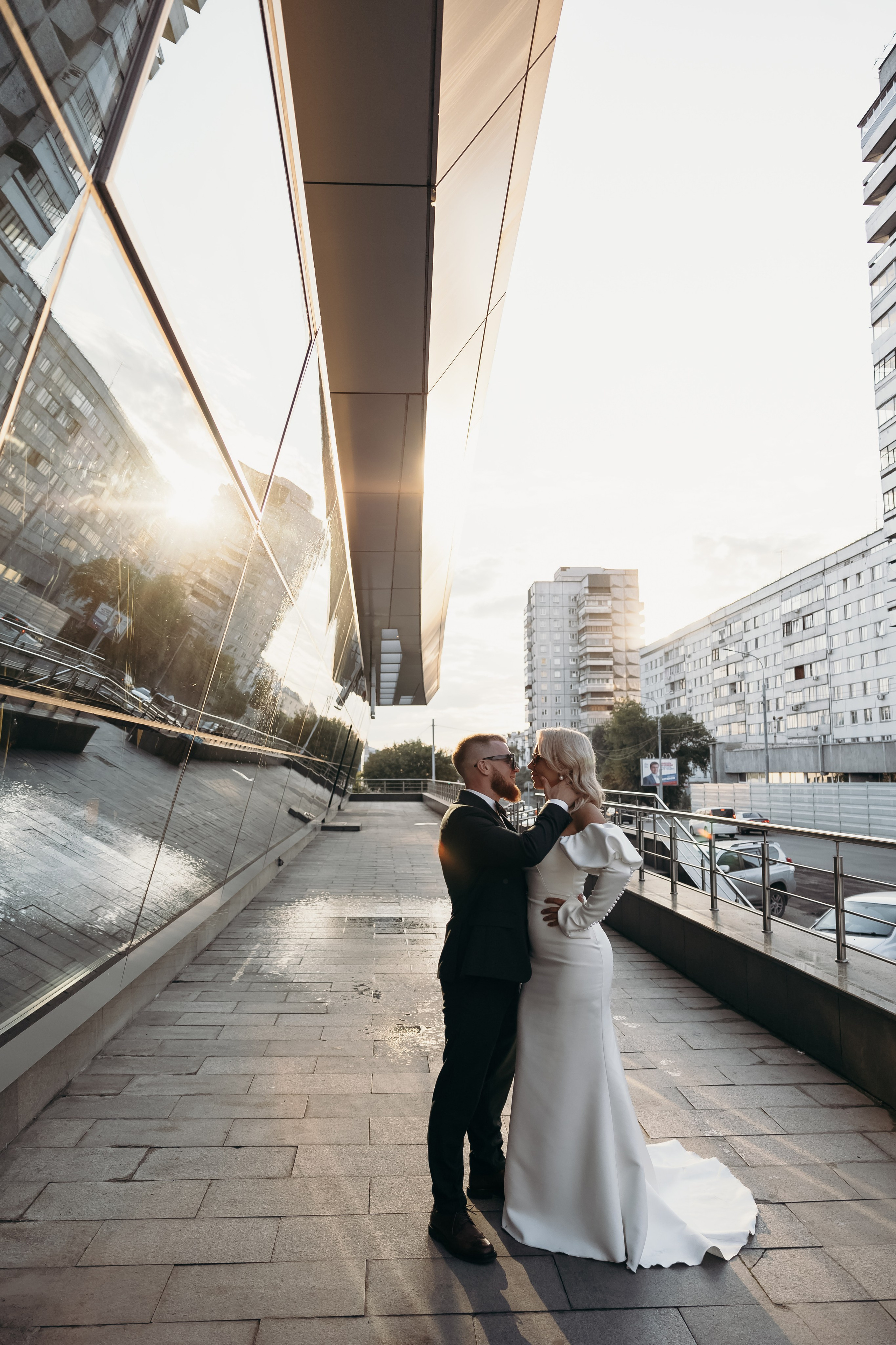Александр и Елена (сборы, ресторан). Фотограф свадебный семейный в Красноярске Шукшина Наталья