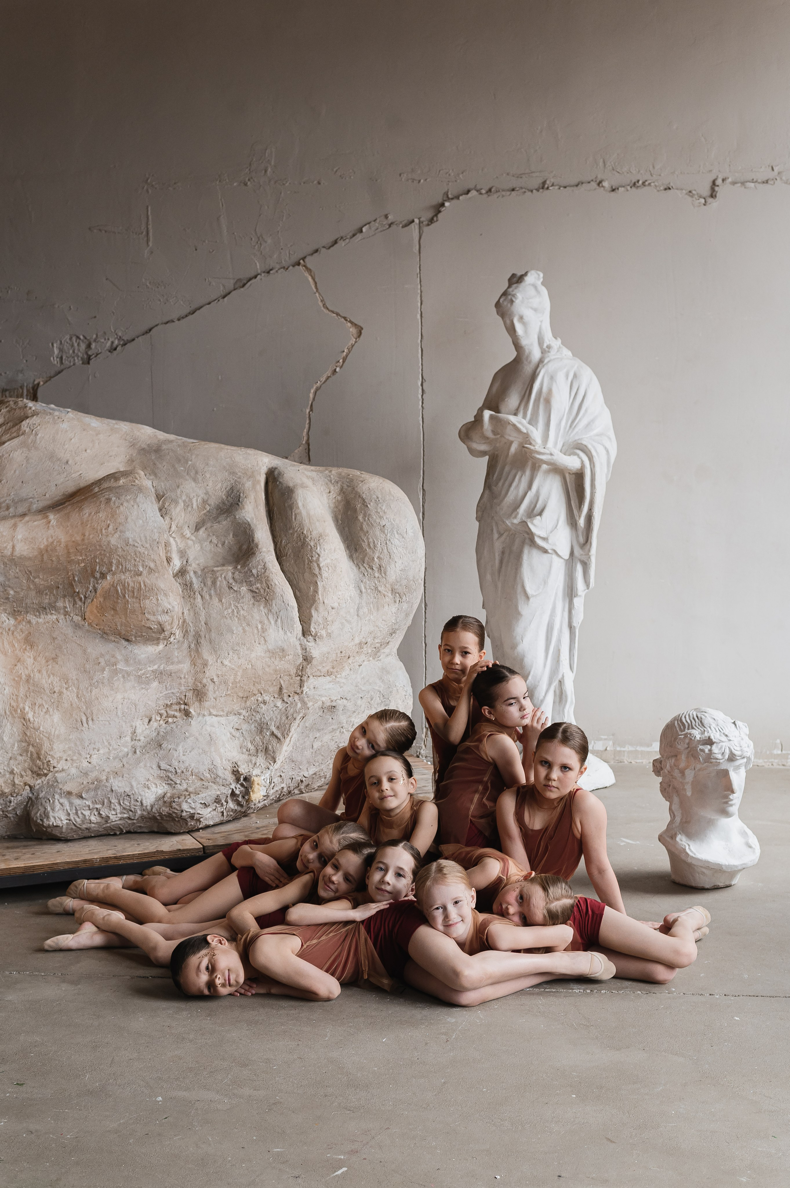 ВВЕРХ ДНОМ. SCULPTURE. Профессиональный репортажный, коммерческий фотограф в Санкт-Петербурге