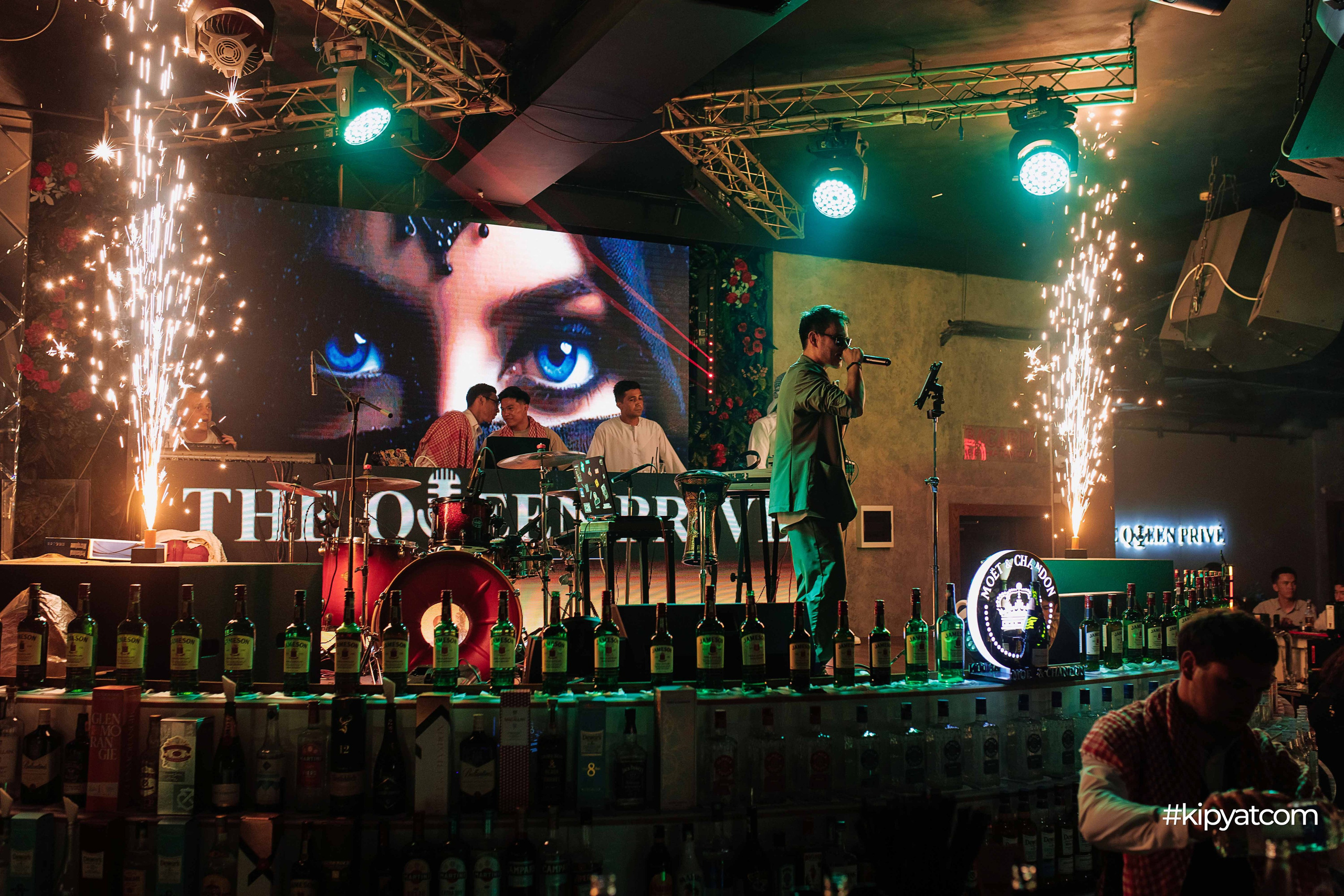 The Queen Prive. Кипятком Шымкент
