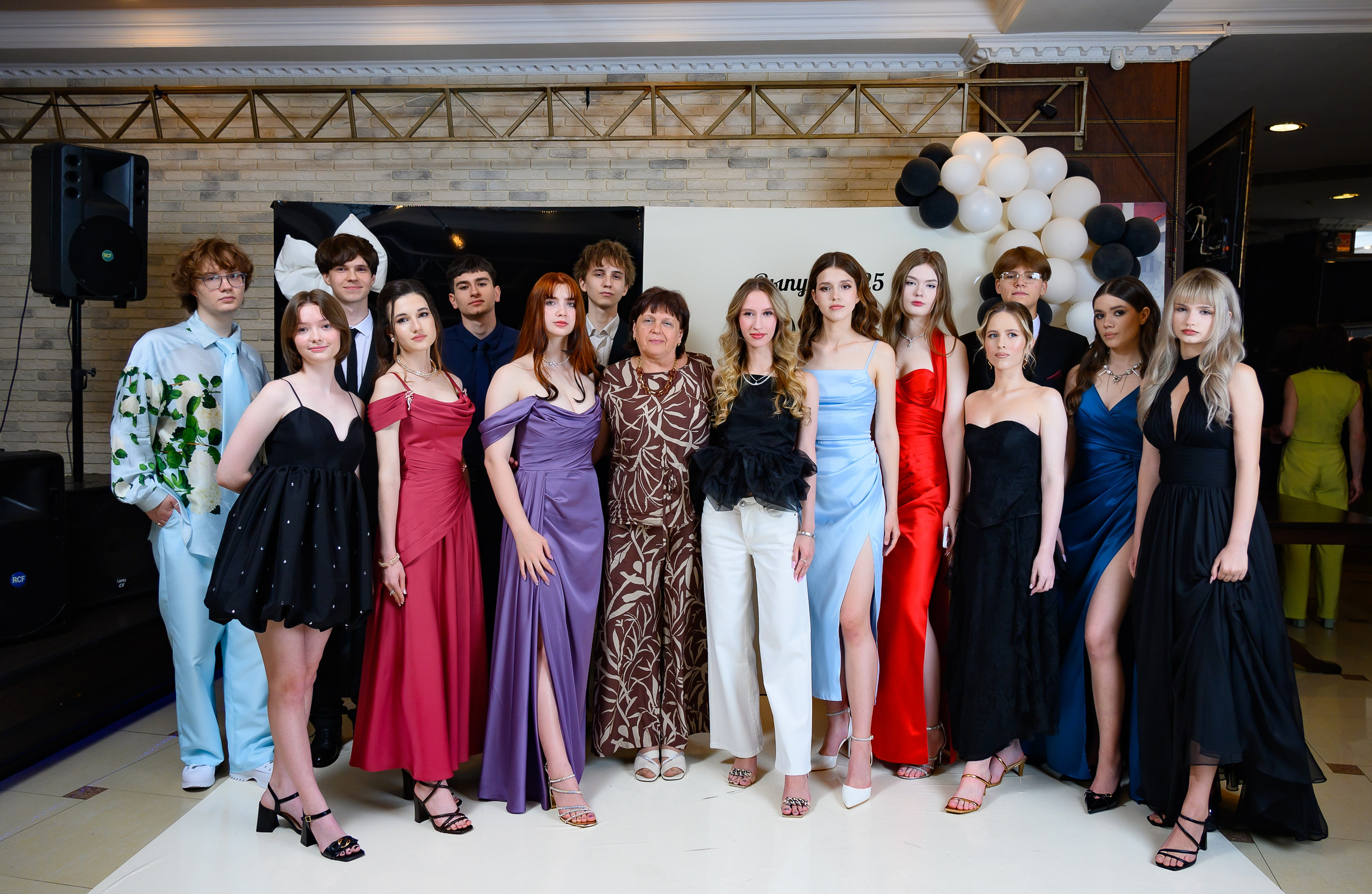 Выпускной 2025 11 кл. Семейный и детский фотограф в Новороссийске Лебедева Елена