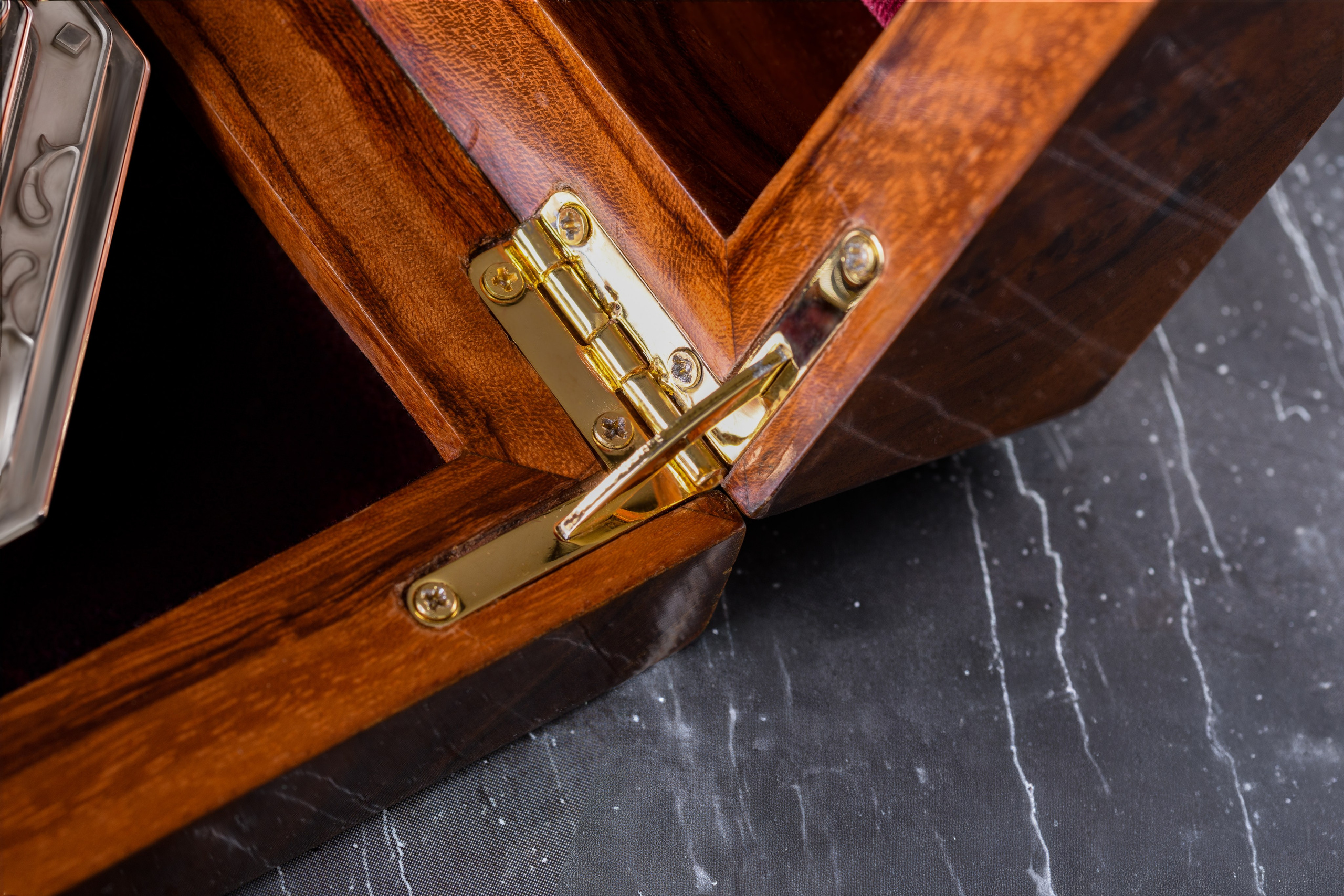 Съёмка беспроводных элитных зарядных. Предметный, рекламный, ювелирный фотограф в Москве