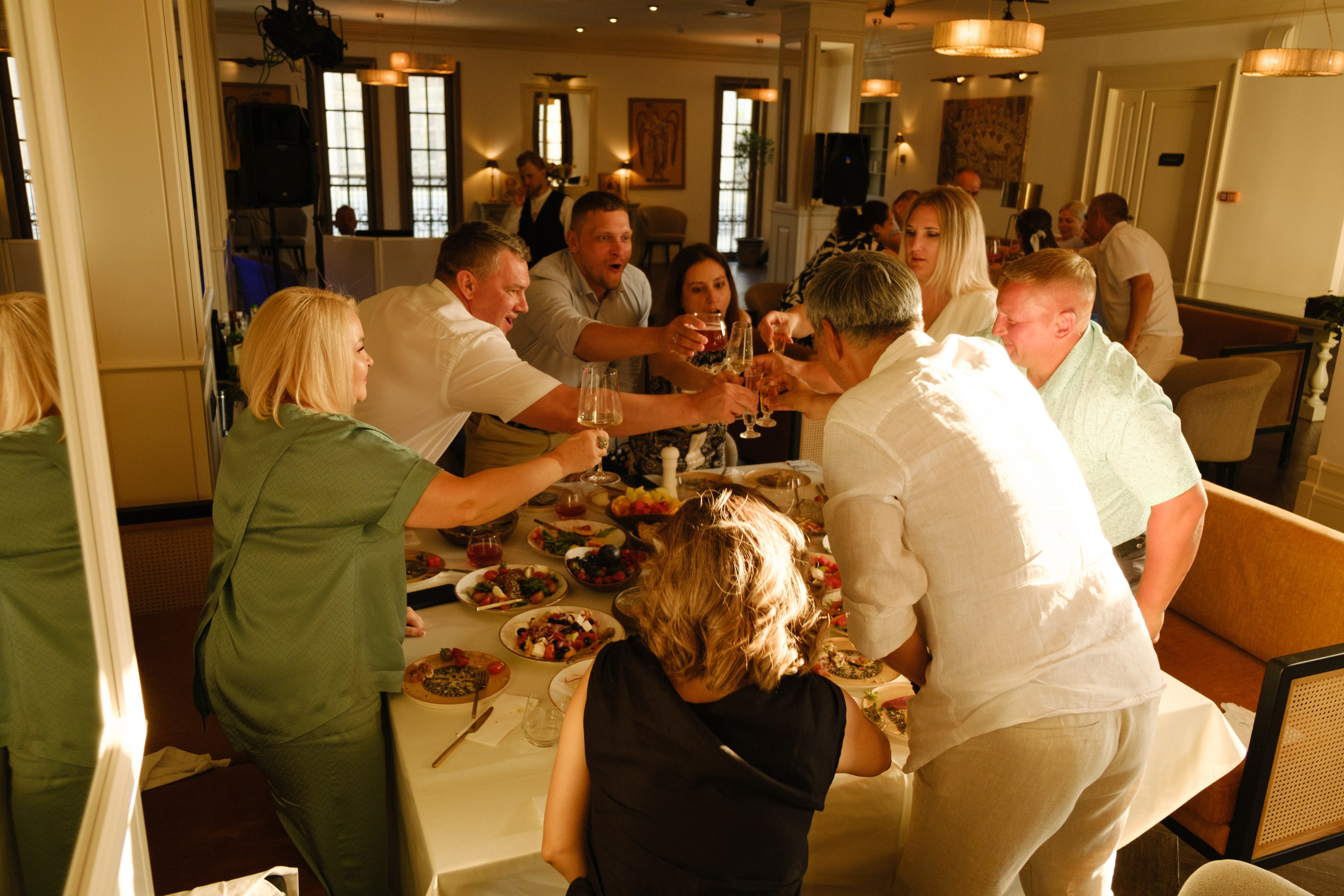 Фотограф на юбилей в Крыму | Съемка дня рождения | Илья Желдак. Профессиональная фотосъемка в Крыму. Натуральные эмоции и живые кадры. Забронируйте дату прямо сейчас!