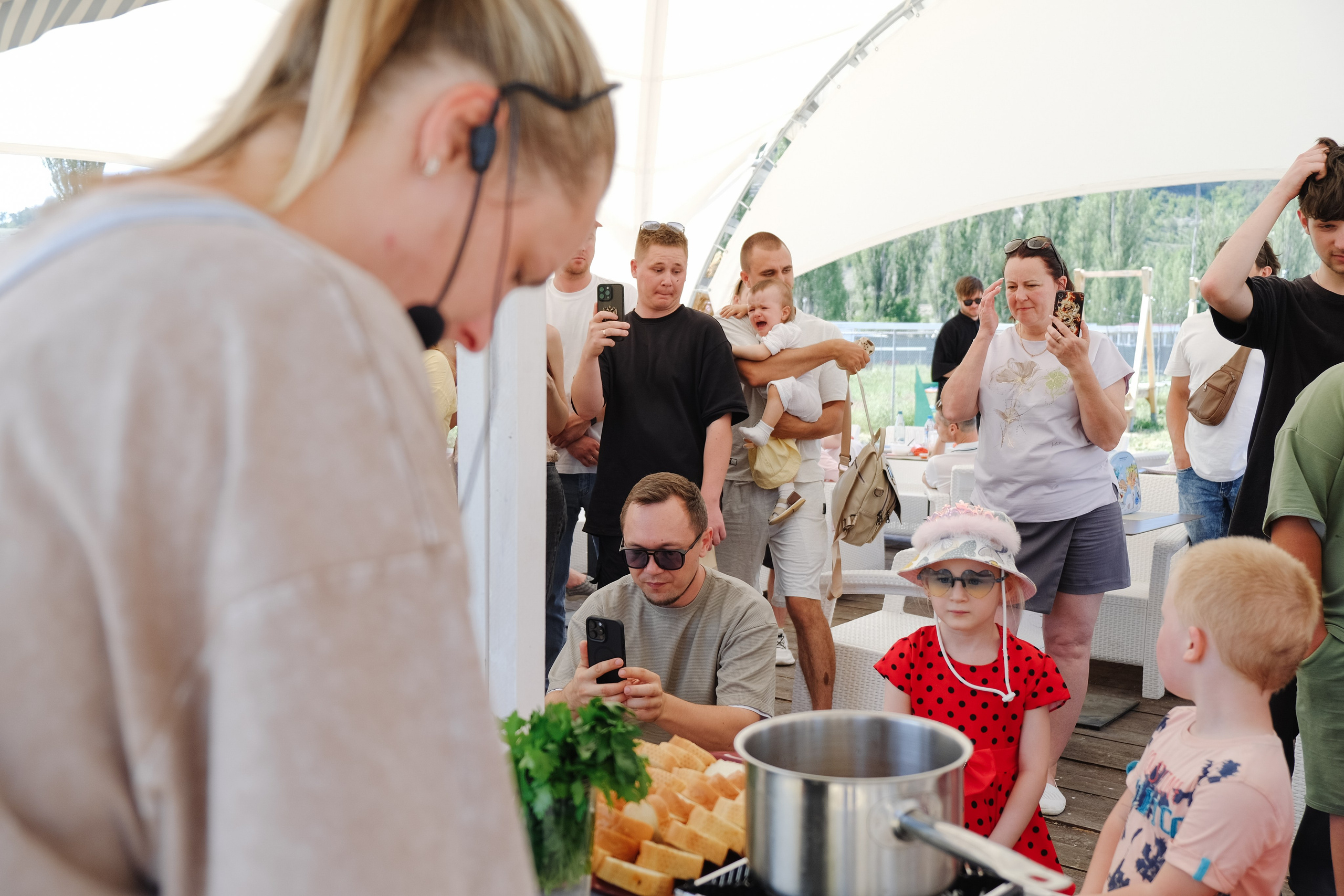 Репортаж на ферме. Профессиональная фотосъемка в Крыму. Натуральные эмоции и живые кадры. Забронируйте дату прямо сейчас!
