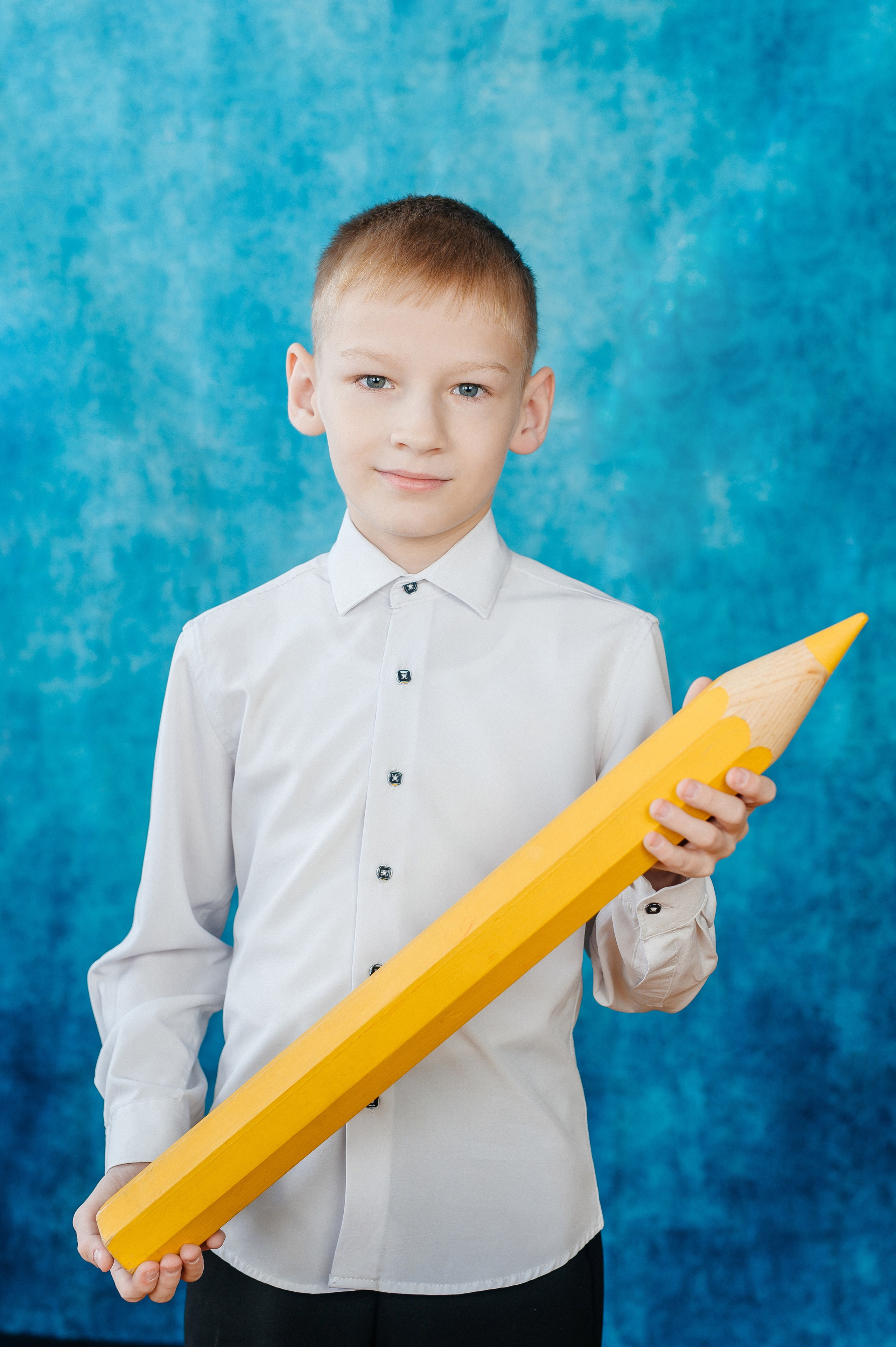 Портреты на голубом фоне. Семейный фотограф в Барнауле