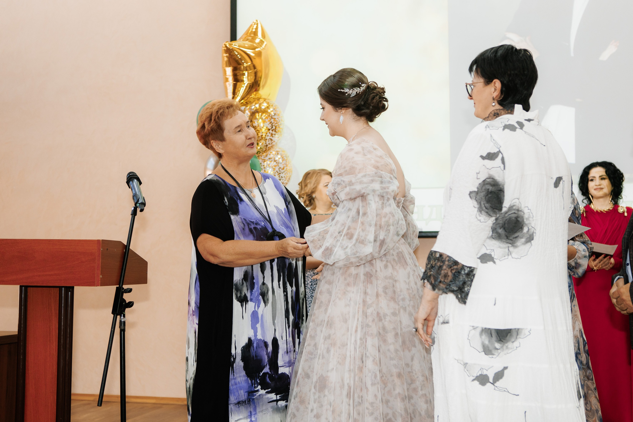 Выпускной Гимназия 12 2024 г. Свадебный и портретный Фотограф в Липецке Дмитрий Котюков