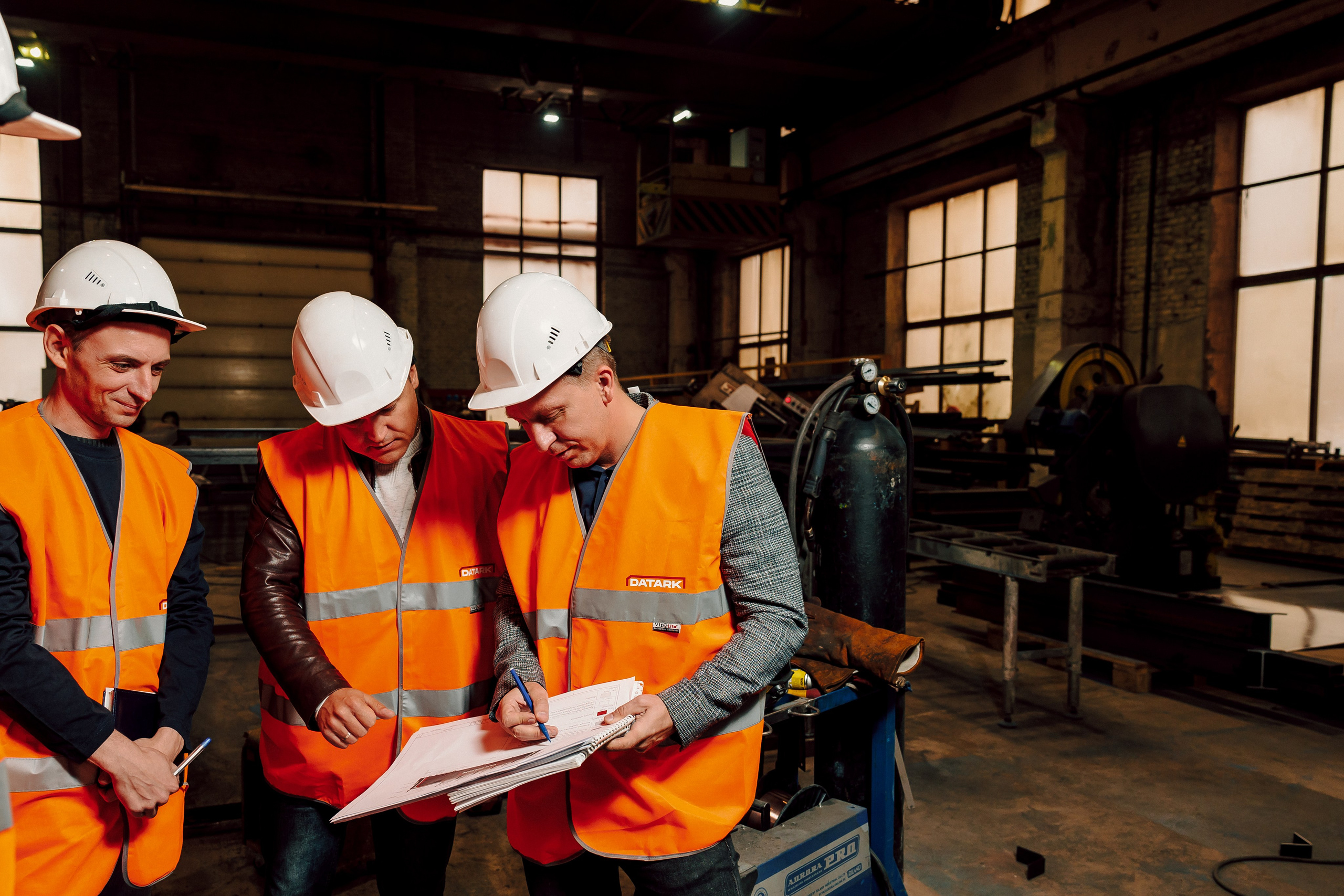 Datark — Совещание и производство. Лёшка Варзегов — фотограф