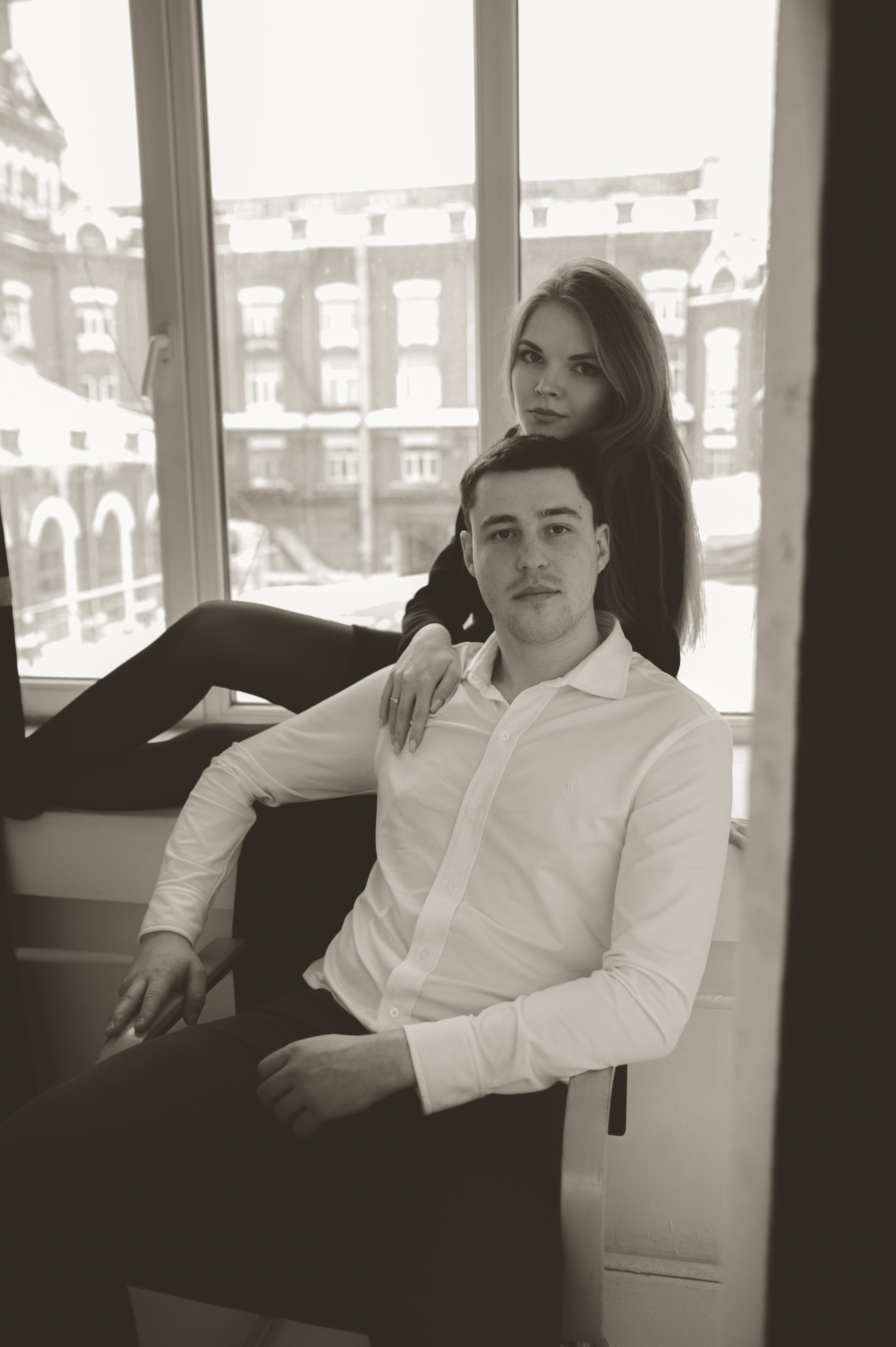 Предсвадебная лавстори в студии в Москве. Свадебный и портретный фотограф в Москве Жердев Даниил