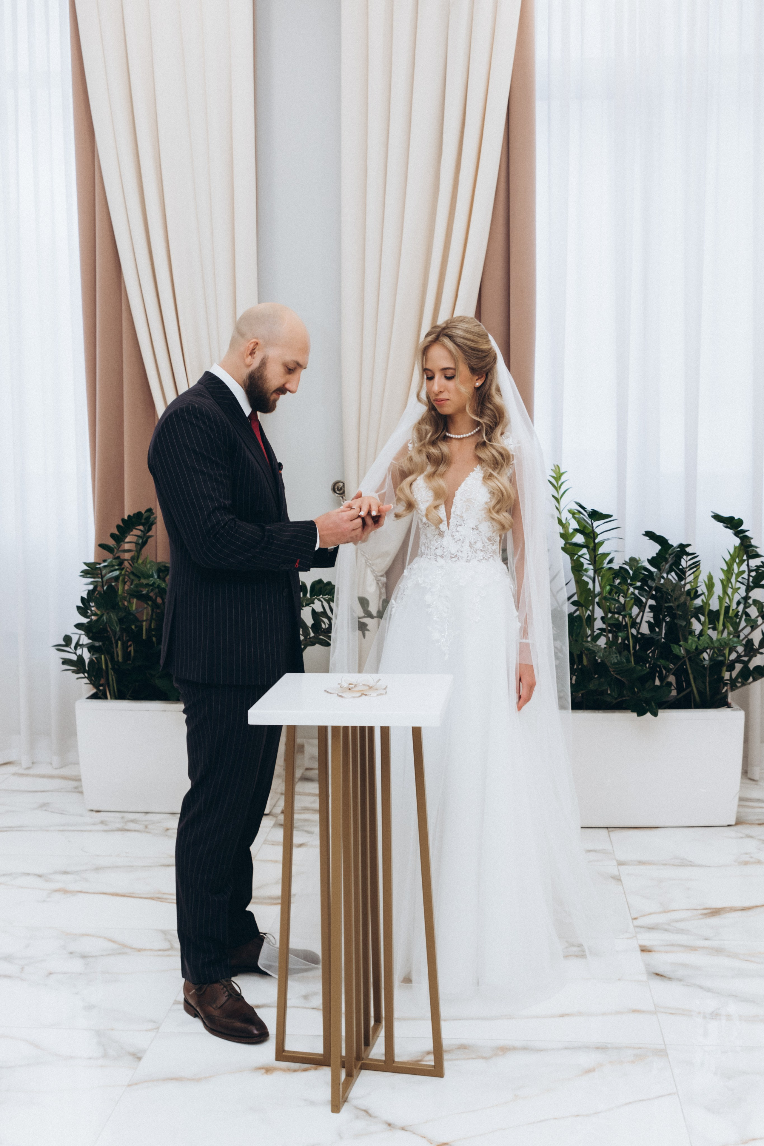 Утро и роспись Виктора и Марии. Ваш фотограф в Одинцовском районе и Москве