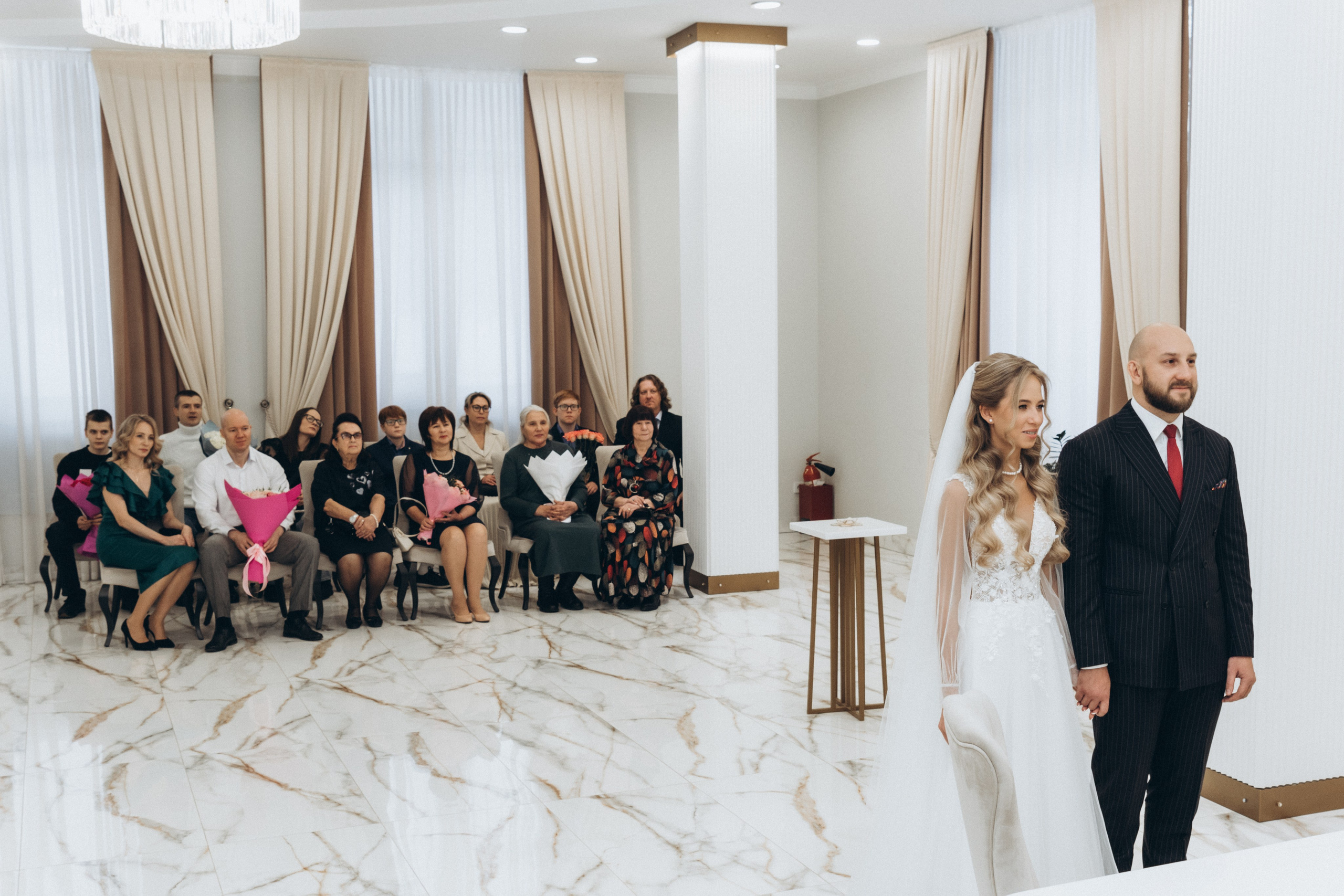 Утро и роспись Виктора и Марии. Ваш фотограф в Одинцовском районе и Москве