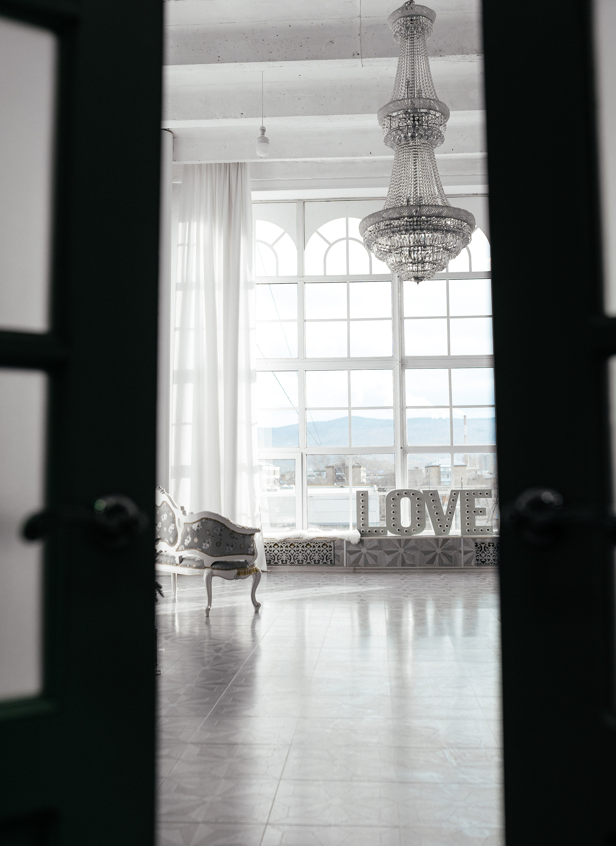 Свадебная фотосессия в студии. Фотограф Ким Наталья в Красноярске