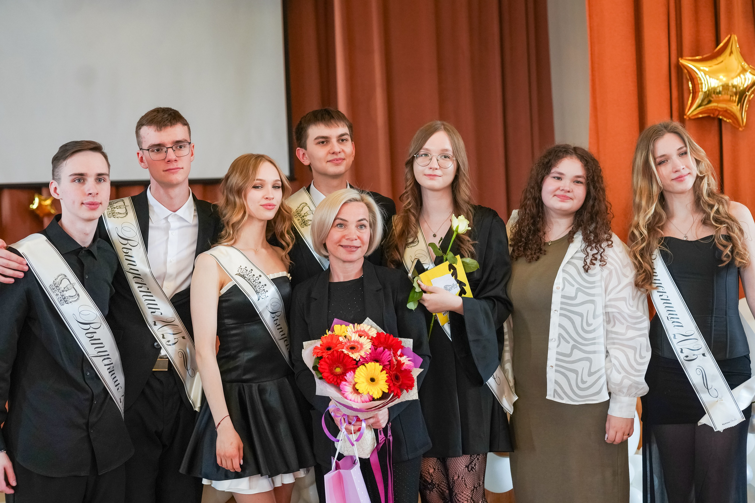 Выпускной 11 класс. Школьные альбомы и альбомы для детского сада. Юлия Осипова. Москва