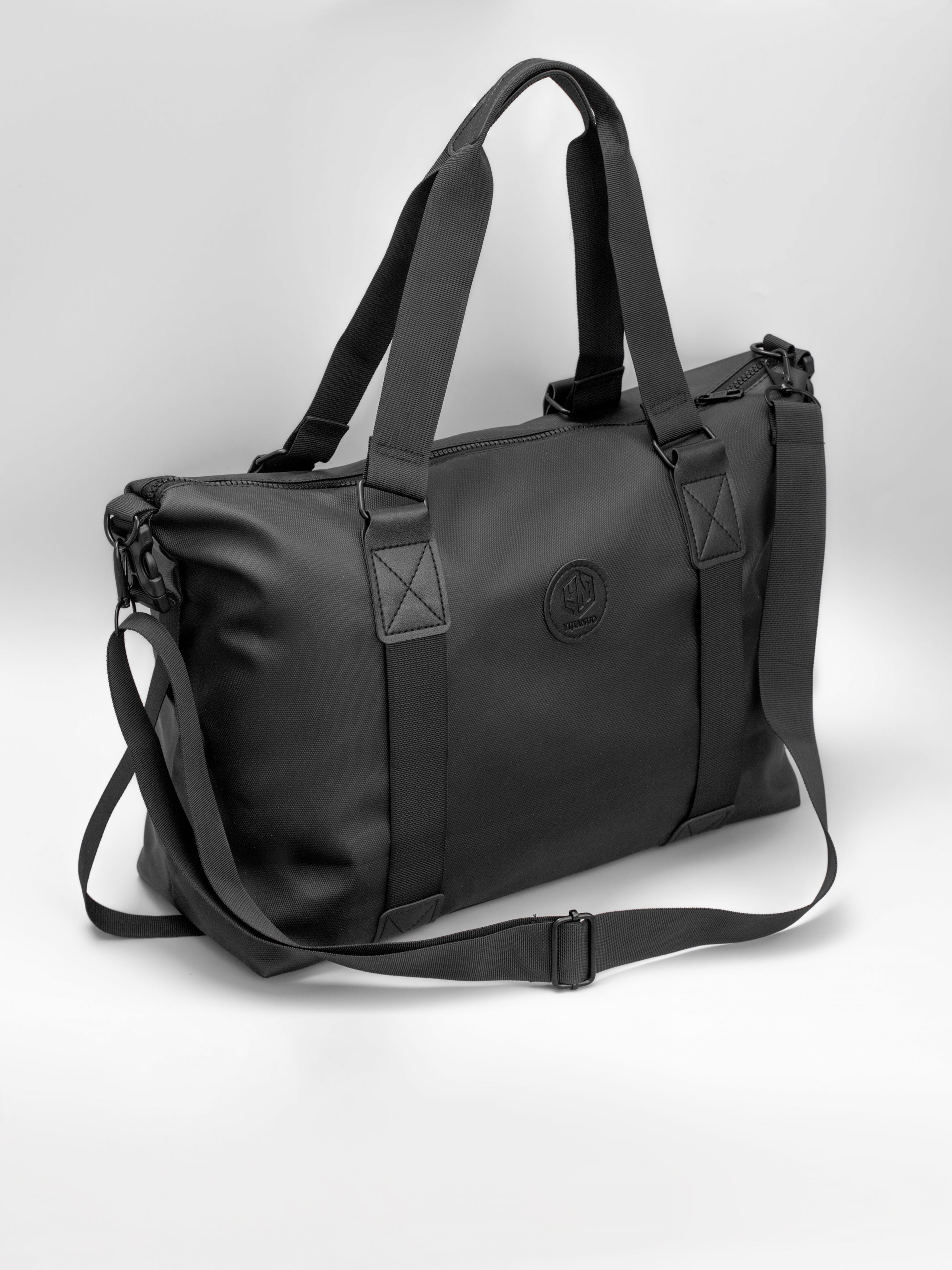 Сумки. Предметный и женский фотограф в Новосибирске