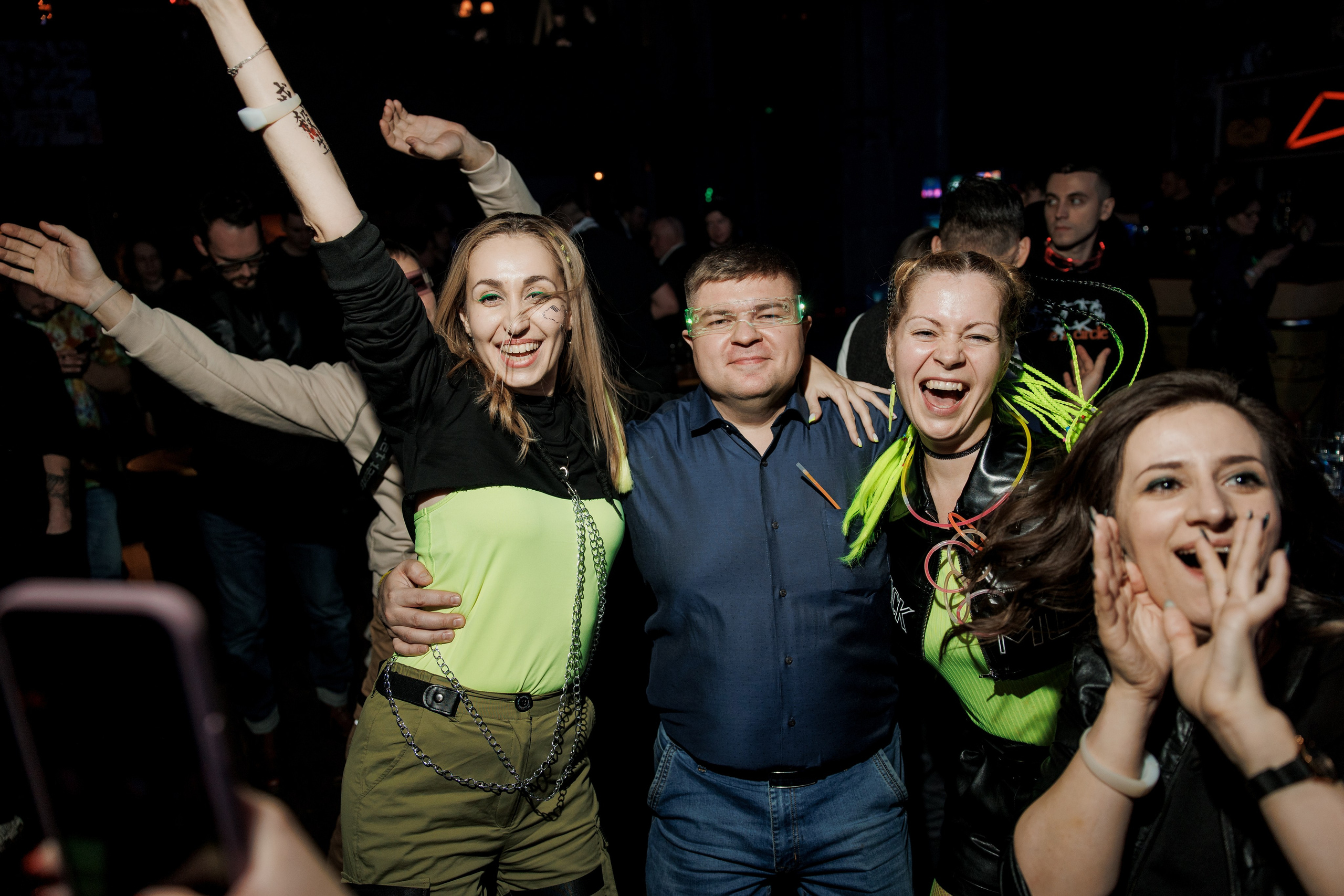 Hitech / Мутабор «Дельфин». Свадебный и семейный фотограф