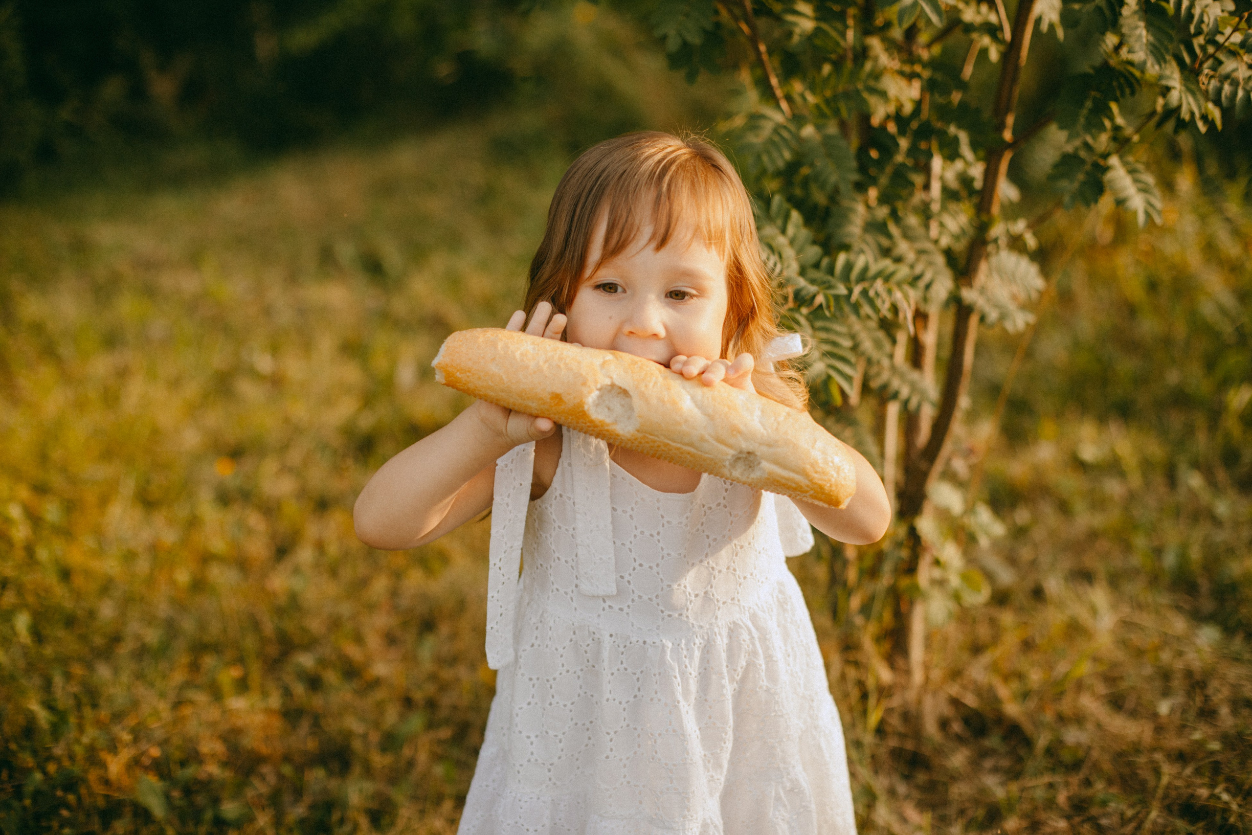 Эмма и Влада на летней прогулке с мамой. Фотограф Наталья Кургина Слюдянка Иркутск