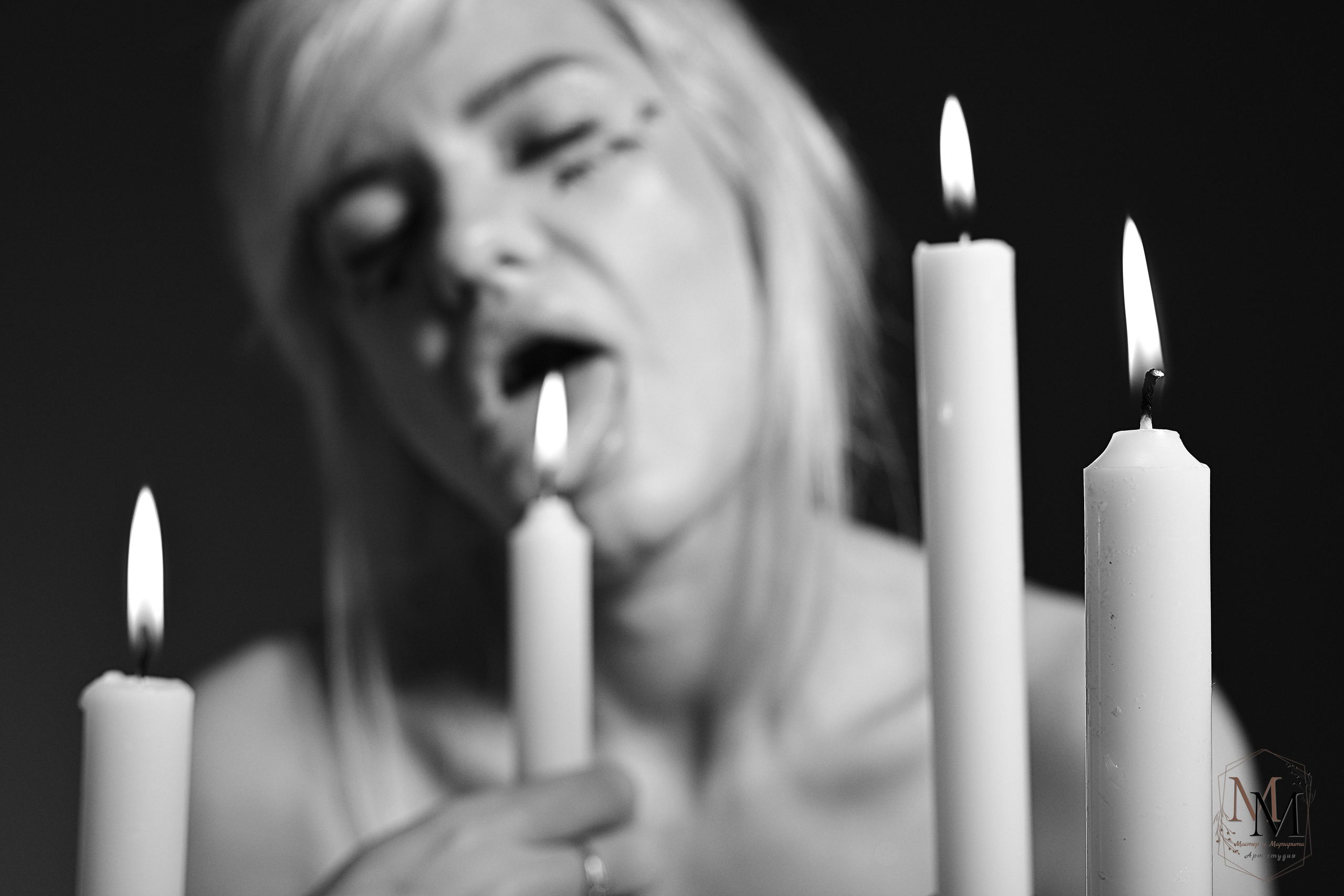 Мистическая фотосессия. Волчица.  Фотосессия в стиле "Мистика". Фотосессия в студии. Арт-студия «Мастер и Маргарита». Портретная фотосъемка. Портрет. Арт. Фотограф Дмитрий Кищенко. Фотосессии в Сызрани.