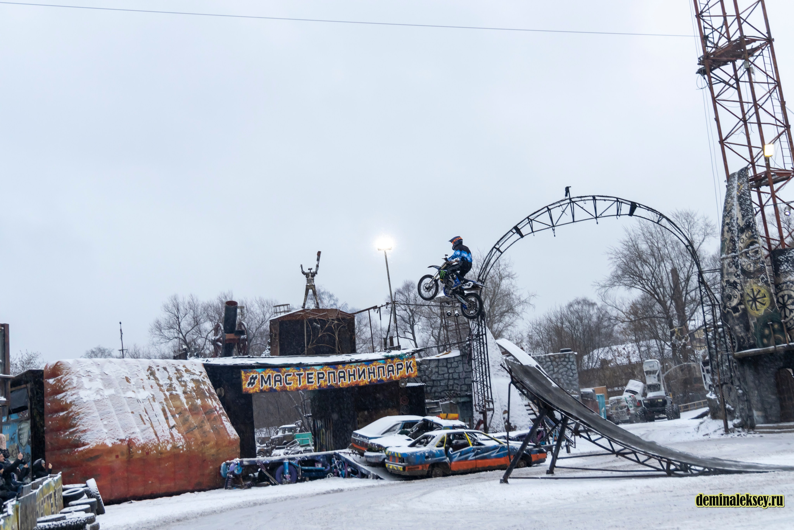 Танки против Монстр-Траков. Репортажный, семейный и студийный фотограф в Москве Демин Алексей