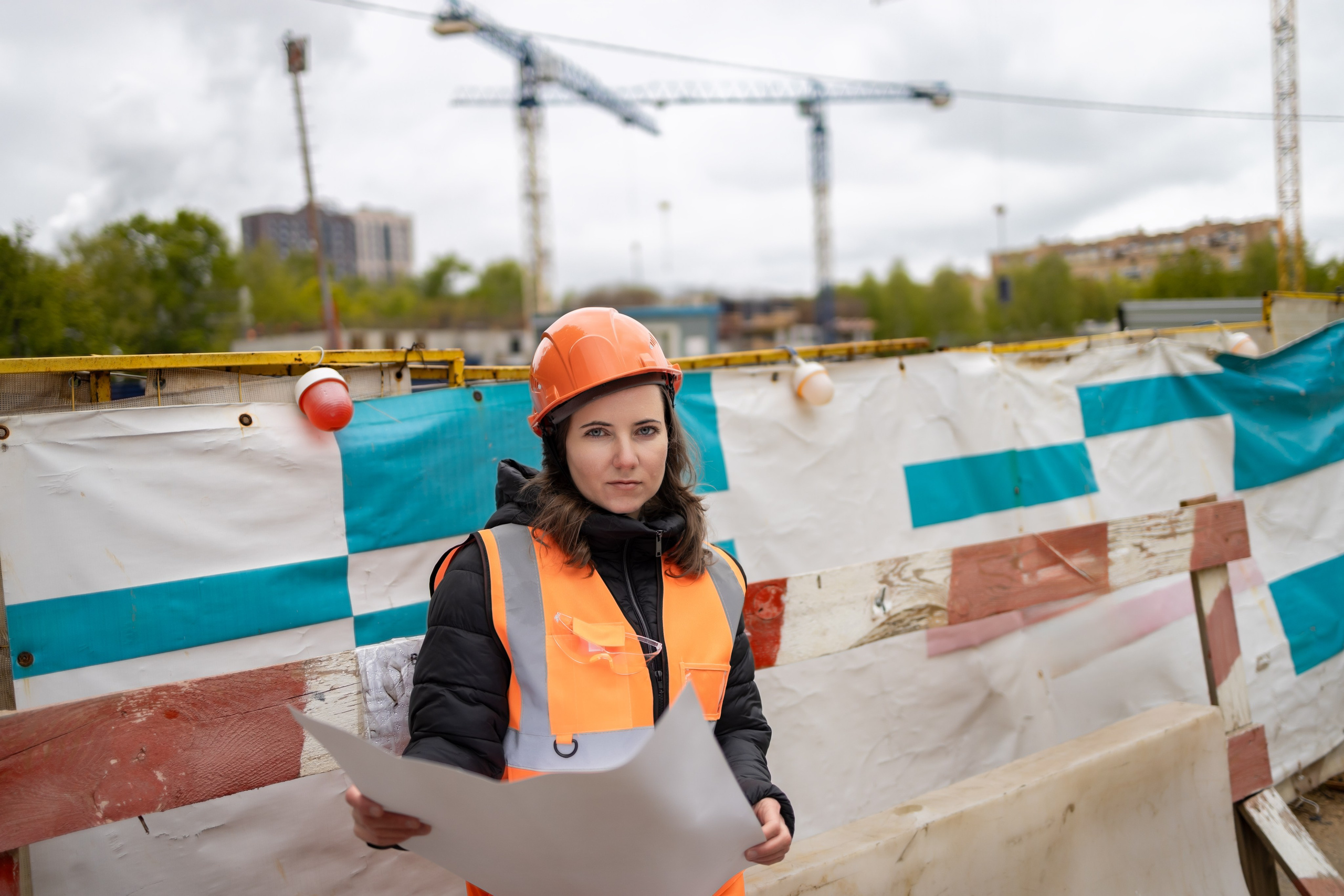 Фотосессия «Стройка» модель Ирина. Репортажный, семейный и студийный фотограф в Москве Демин Алексей
