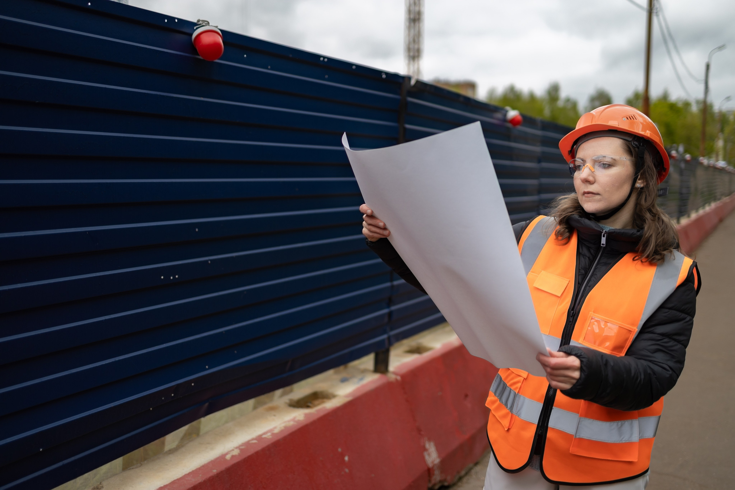 Фотосессия «Стройка» модель Ирина. Репортажный, семейный и студийный фотограф в Москве Демин Алексей
