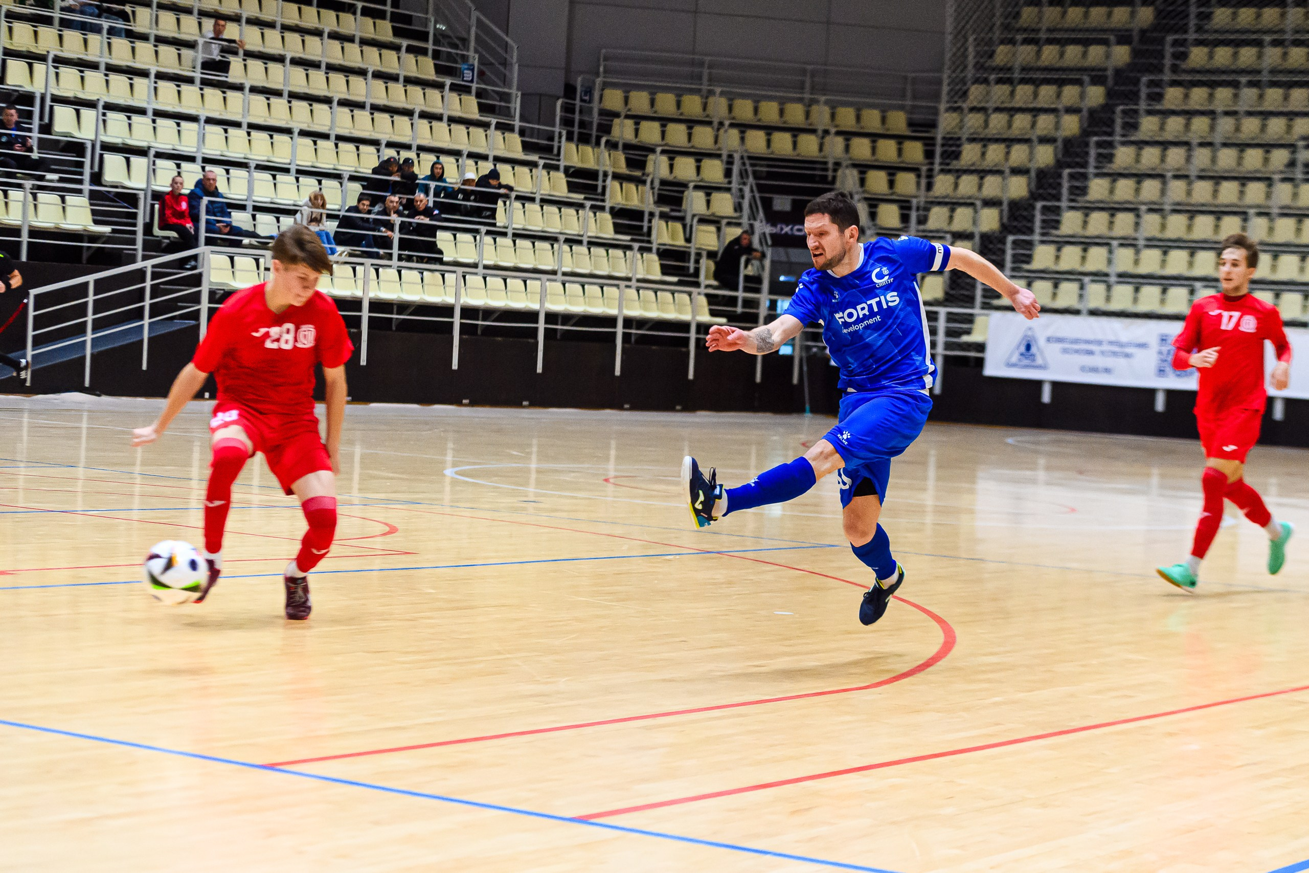 Высшая лига по футзалу — Сезон 2024-2025 — 2ой тур. Репортажный фотограф в Кемерово